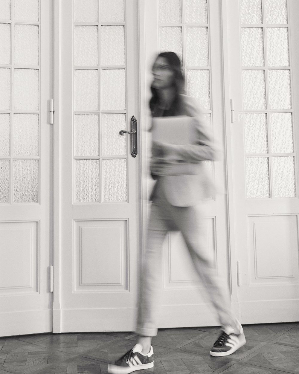 Jesienne stylizacje do pracy. Stwórz outfit na chłodne dni