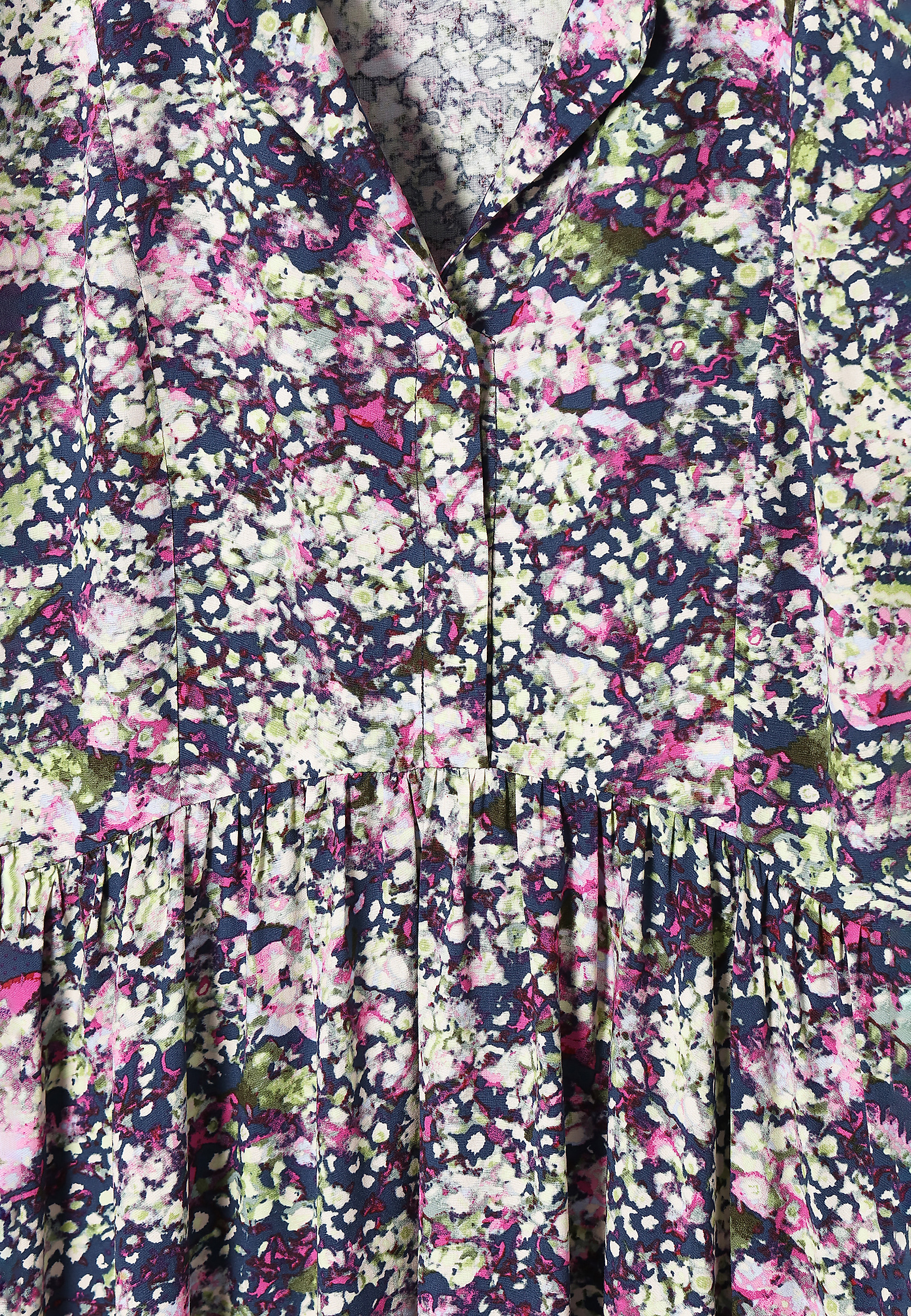 DÁMSKÉ MIDI ŠATY S KVĚTINAMI WAKU DÁMSKÉ MIDI ŠATY S KVĚTINAMI WAKU VÍCEBAREVNÝ 80821