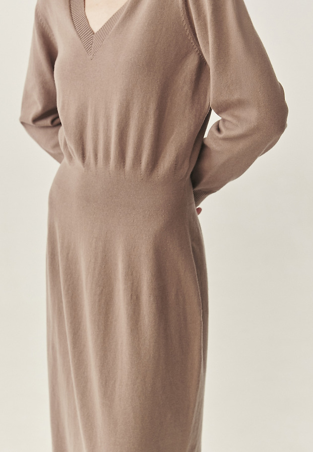 FITTED YARN MIDI DRESS — JASMINE FITTED YARN MIDI DRESS — JASMINE BEIGE 5