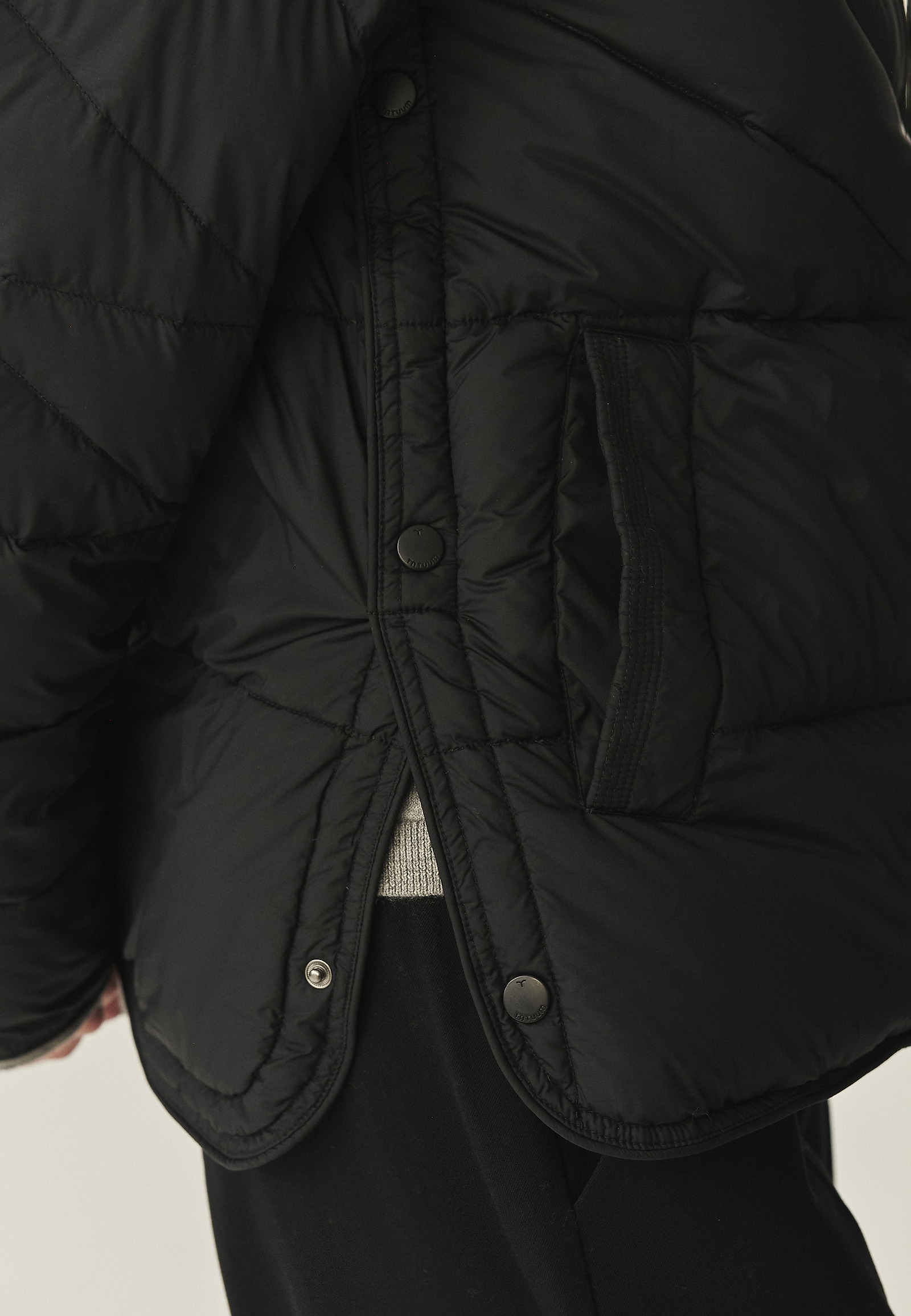 JACKET DE IARNĂ CU GLUGĂ - SAMORI JACKET DE IARNĂ CU GLUGĂ - SAMORI NEGRU 114948