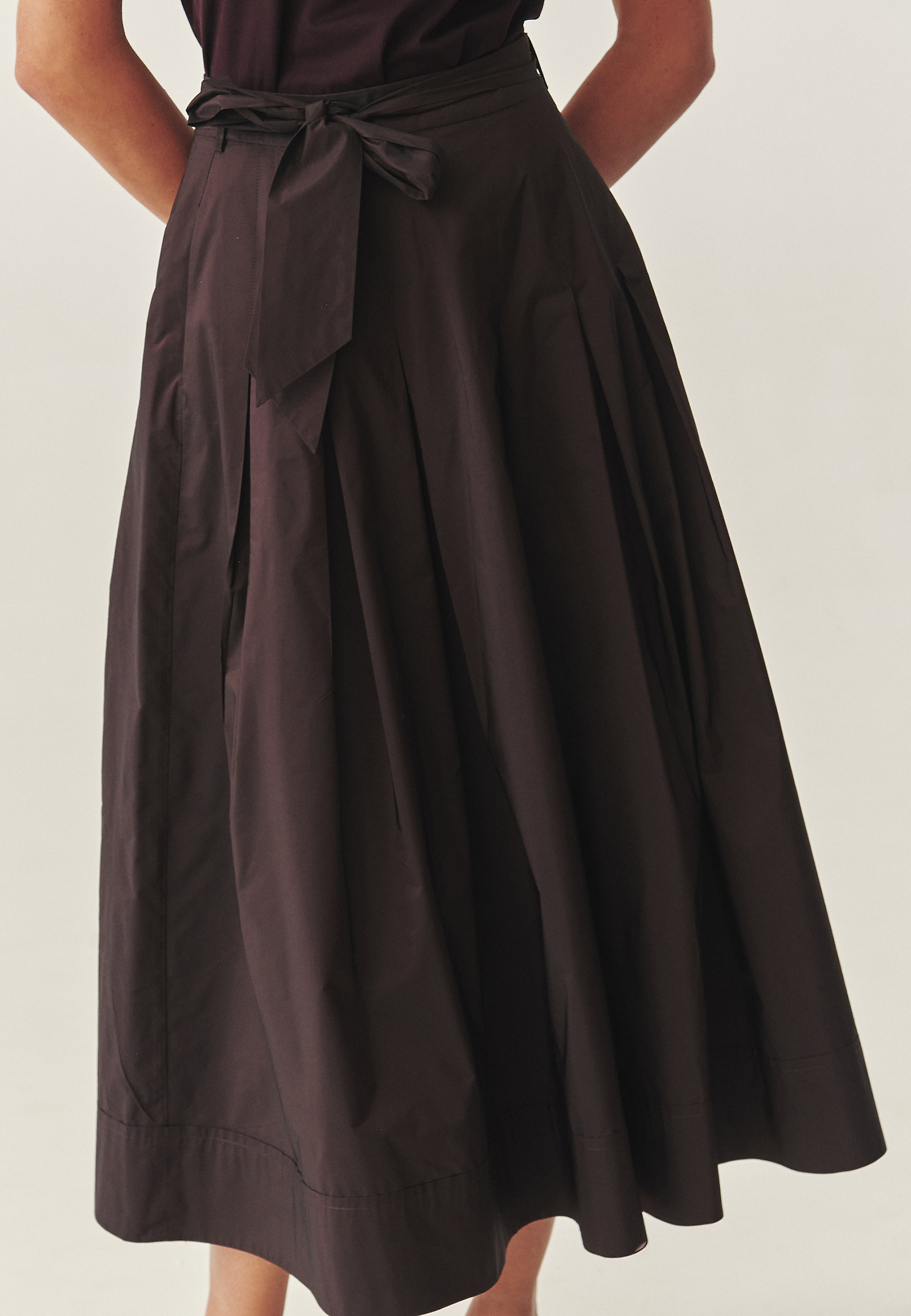 GLAMOROUS SKIRT WITH A BELT AT THE WAIST - TAFTANI GLAMOROUS SKIRT WITH A BELT AT THE WAIST - TAFTANI RED 118399