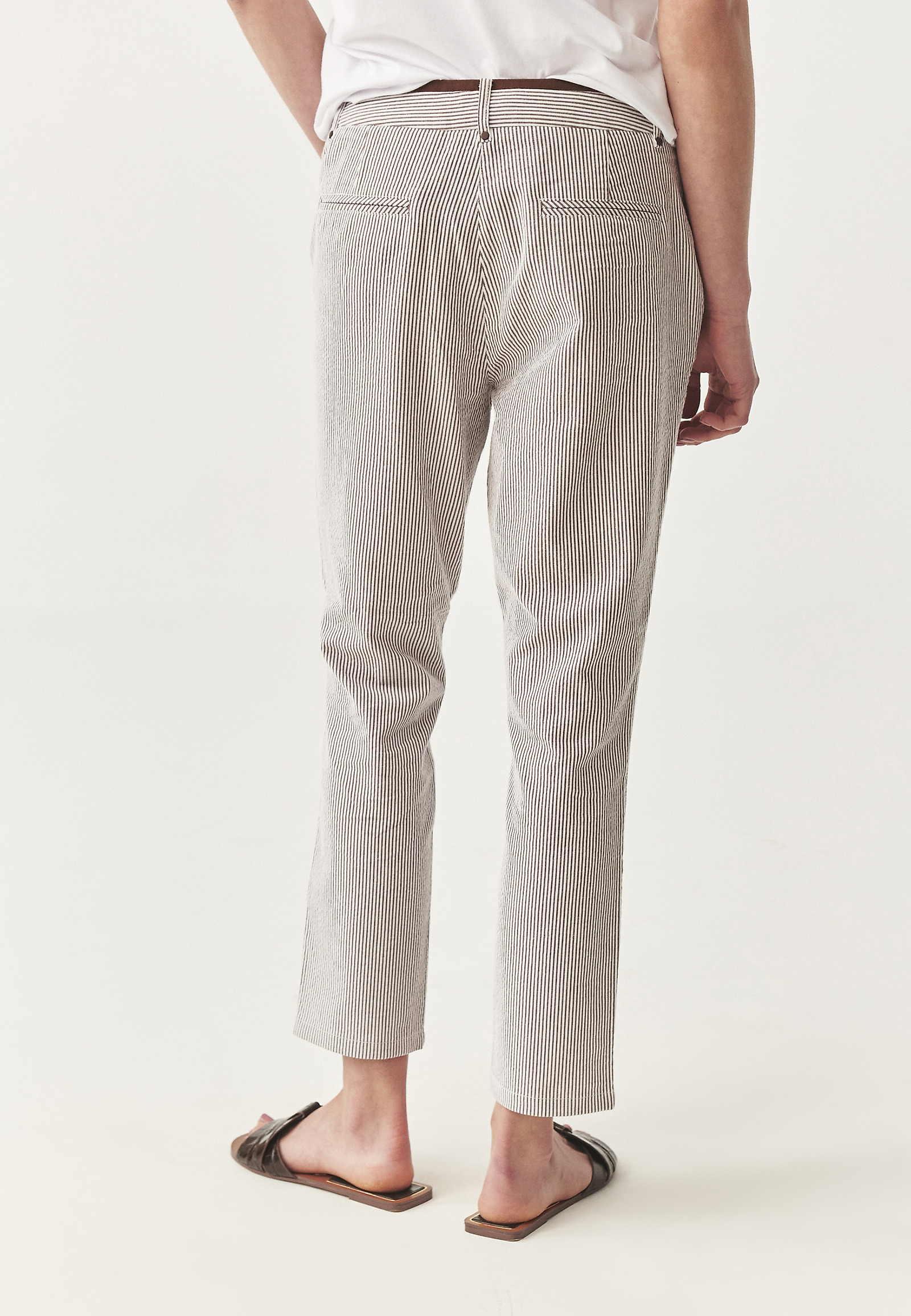 BAWEŁNIANE SPODNIE W PASKI - SEROKI BAWEŁNIANE SPODNIE W PASKI - SEROKI MULTIKOLOR 112580