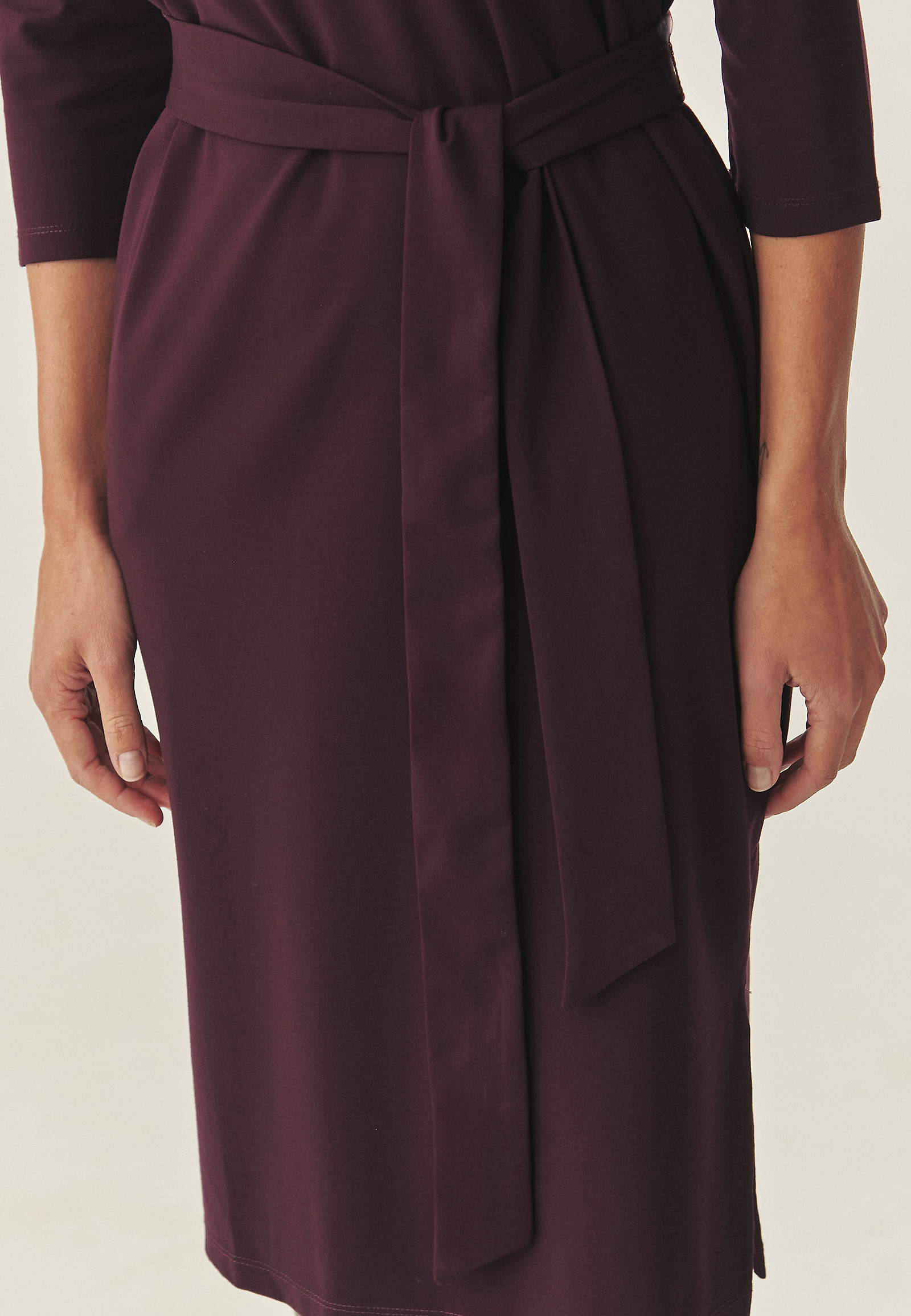 KNITTED DRESS WITH A WAIST TIE BELT — COLE KNITTED DRESS WITH A WAIST TIE BELT — COLE PURPLE 118615