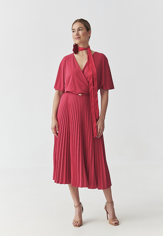 PLEATED DRESS IN FUCHSIA - GALIJA PLEATED DRESS IN FUCHSIA - GALIJA CZERWONY 2