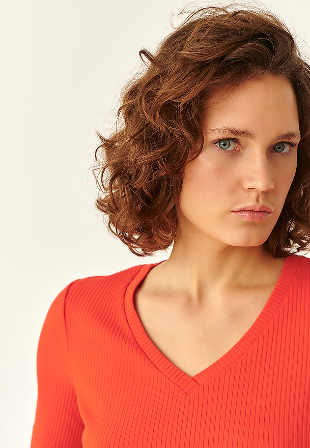 ŽENSKA BLUZA S KARIRASTIMI TRAKOVI MARGO ŽENSKA BLUZA S KARIRASTIMI TRAKOVI MARGO ORANŽNA 1