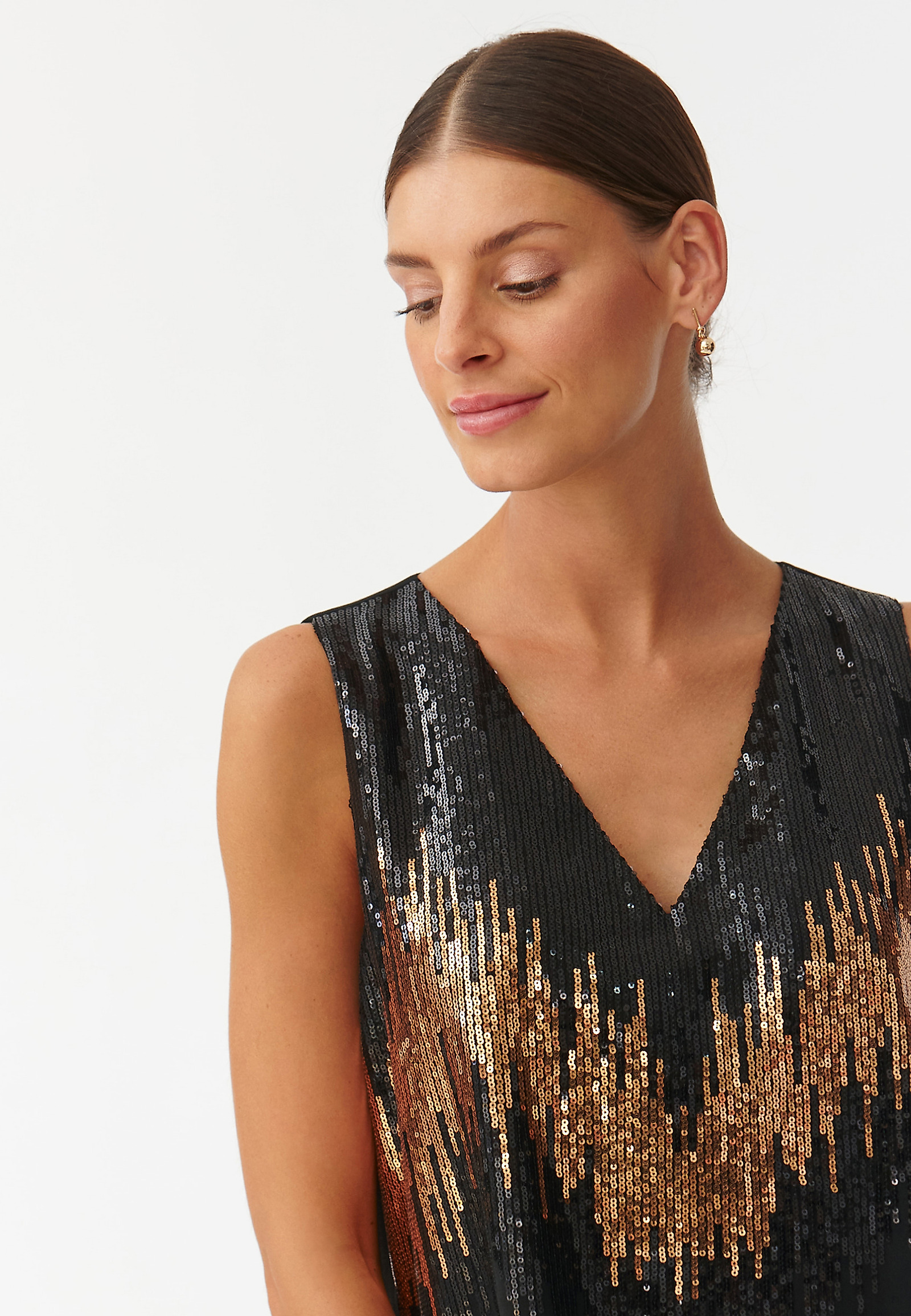LADIES’ SLEEVELESS SEQUINED BLOUSE SERKO LADIES’ SLEEVELESS SEQUINED BLOUSE SERKO BLACK 92540