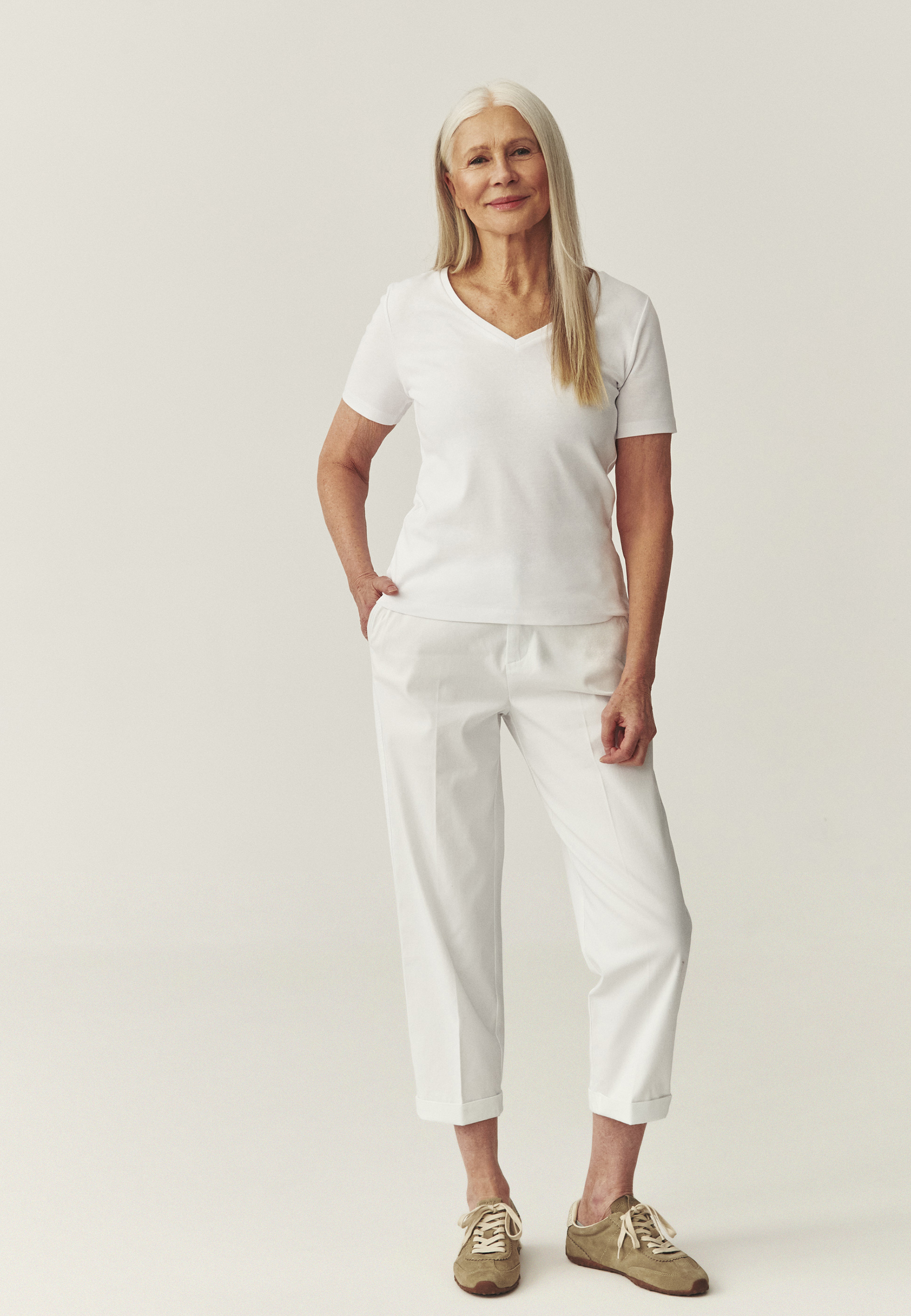 PŘILÉHAVÉ BAVLNĚNÉ TRIČKO – FINI