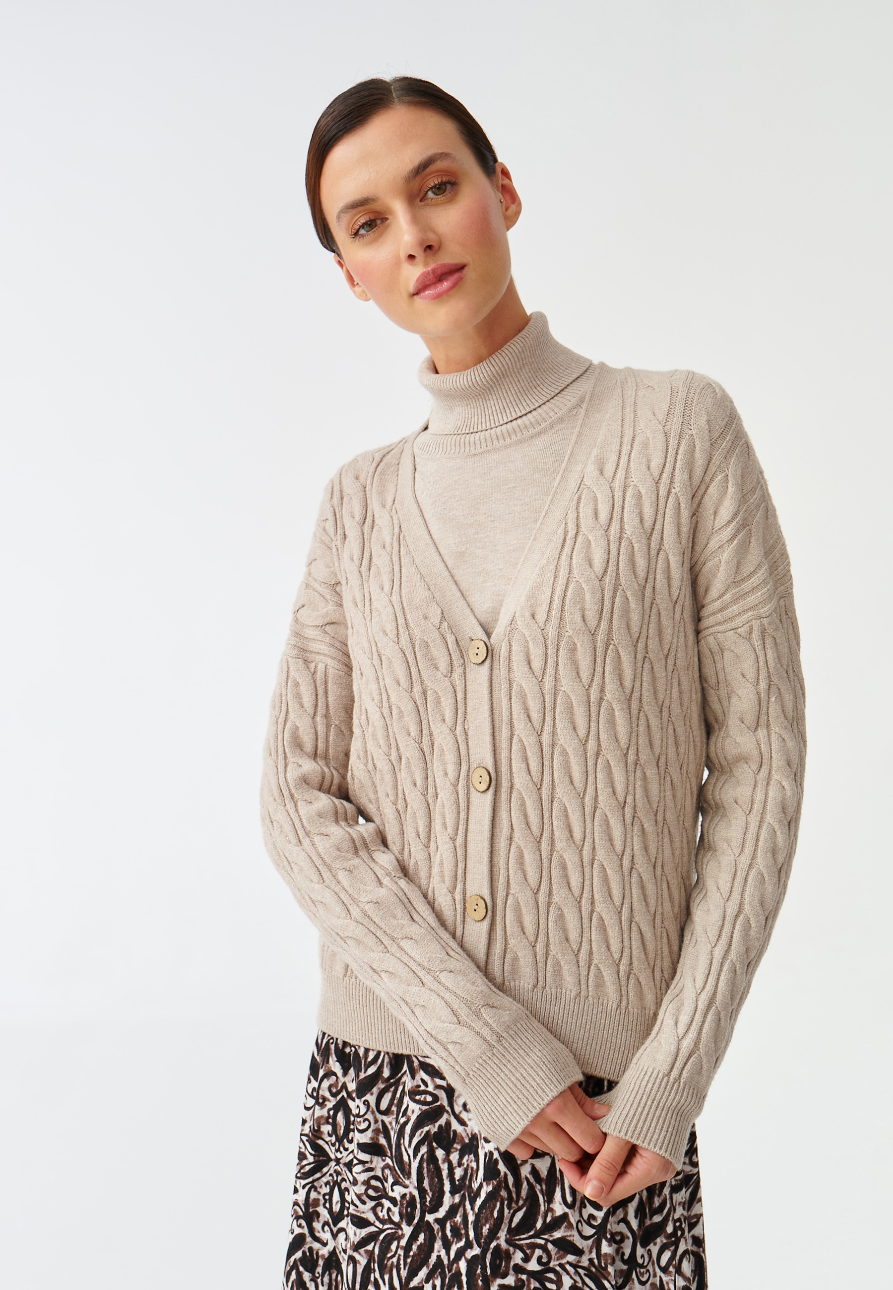 DÁMSKÝ SVETR SE ZAPÍNÁNÍM NA KNOFLÍKY WENWO BÉŽOVÁ 2