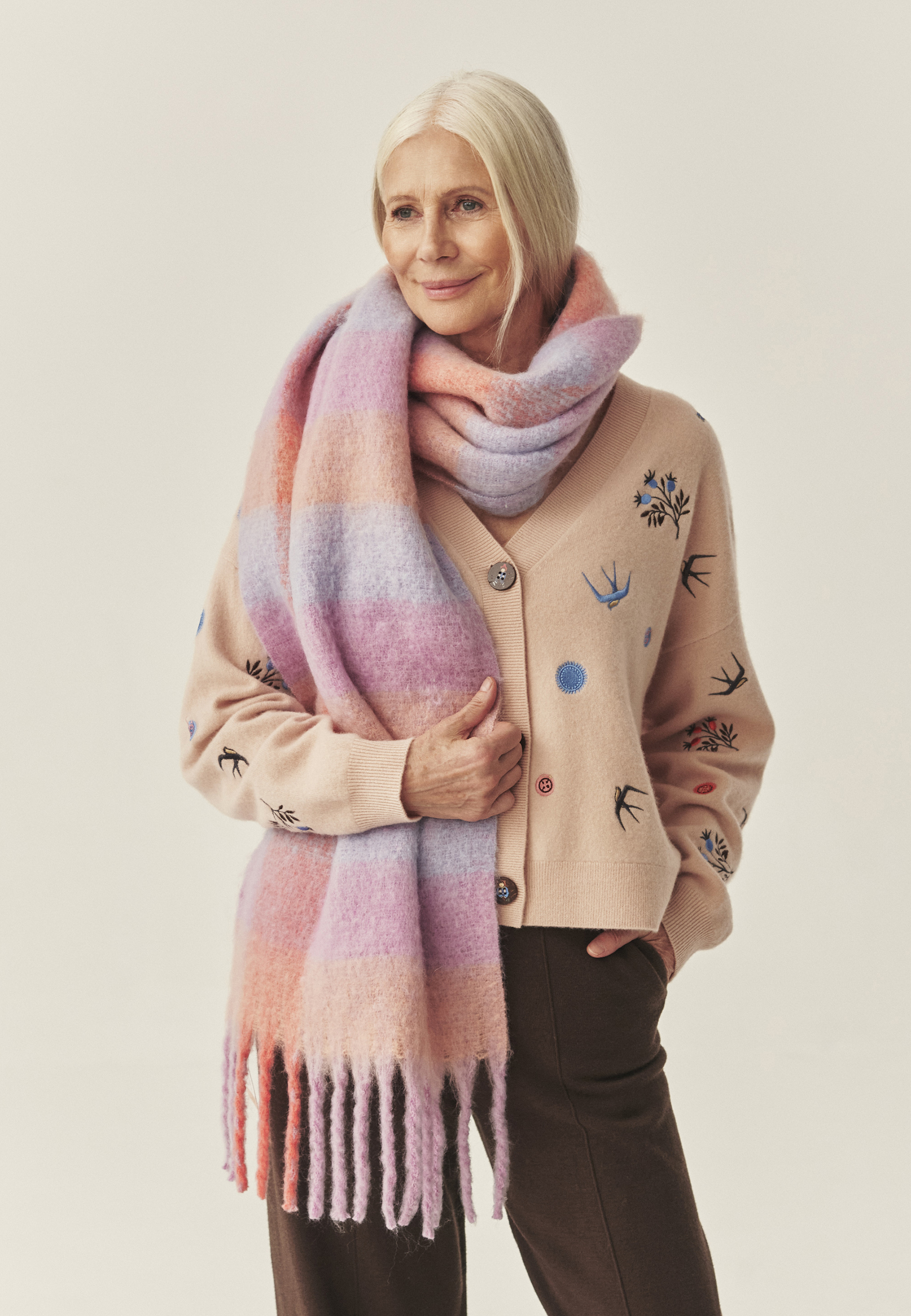 KAPESNÍK V BARVÁCH S SMĚSÍ VLNY - FLORITA VÍCEBAREVNÝ 2