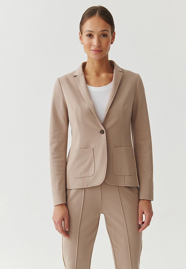 LADIES’ SINGLE-BREASTED BLAZER WITH DECORATIVE PIPING - DEDERI LADIES’ SINGLE-BREASTED BLAZER WITH DECORATIVE PIPING - DEDERI BEŻOWY 3