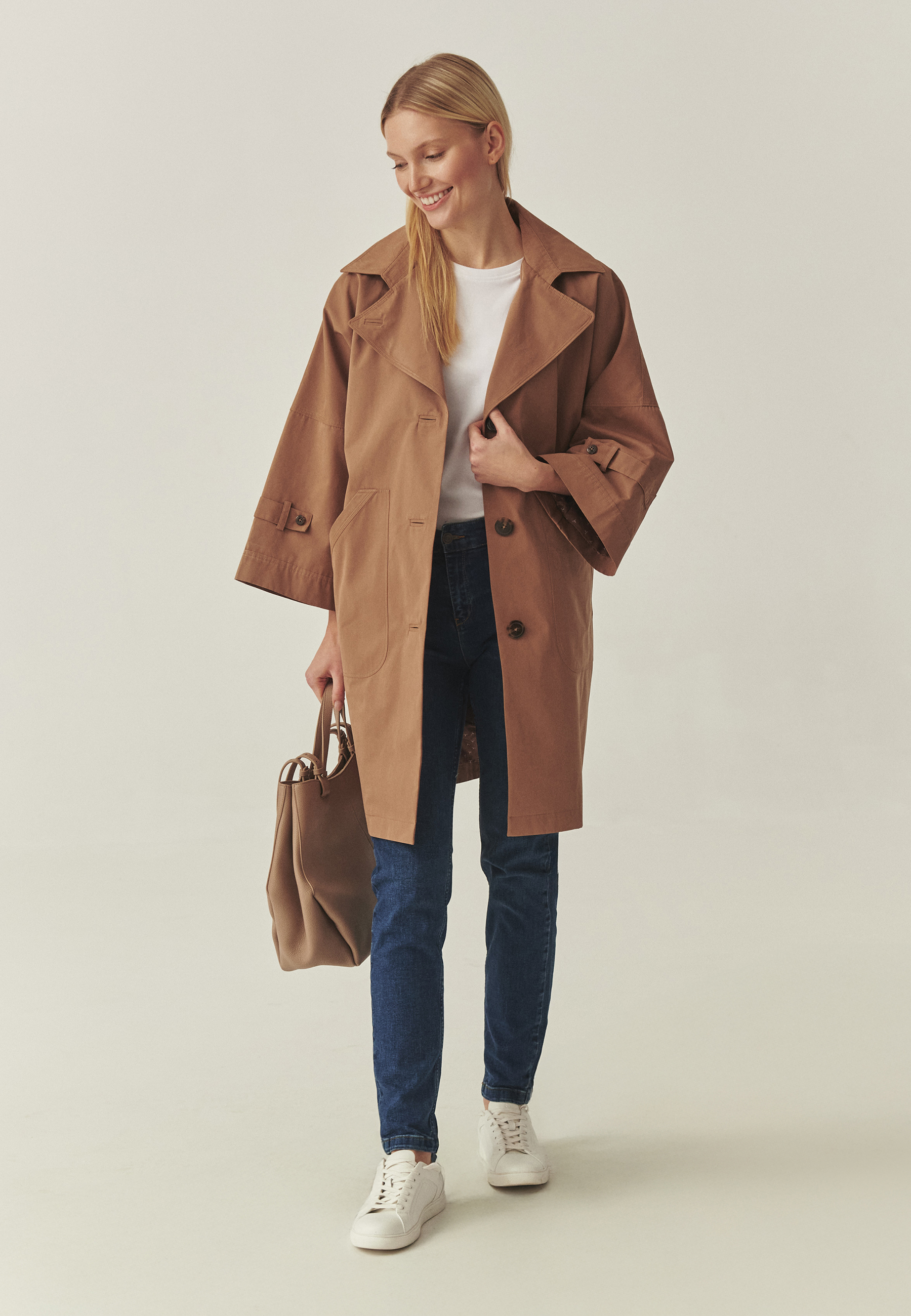 KABÁT S ŠIROKÝMI RUKÁVY — MORIWIANA BÉŽOVÁ 2