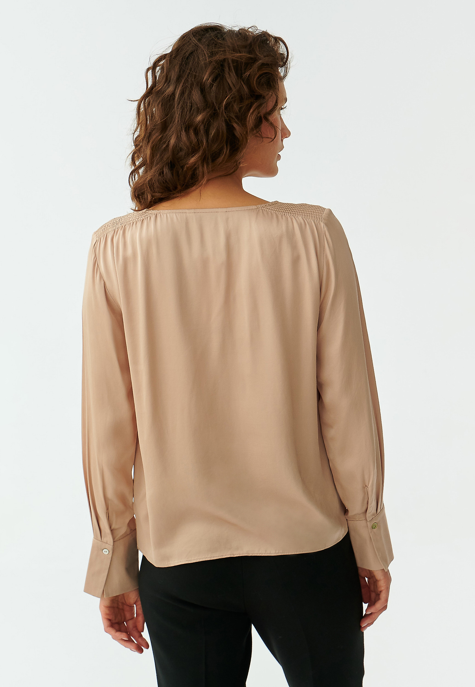 ELEGANTNA ŽENSKA BLUZA ELENA ELEGANTNA ŽENSKA BLUZA ELENA BEŽ 92204