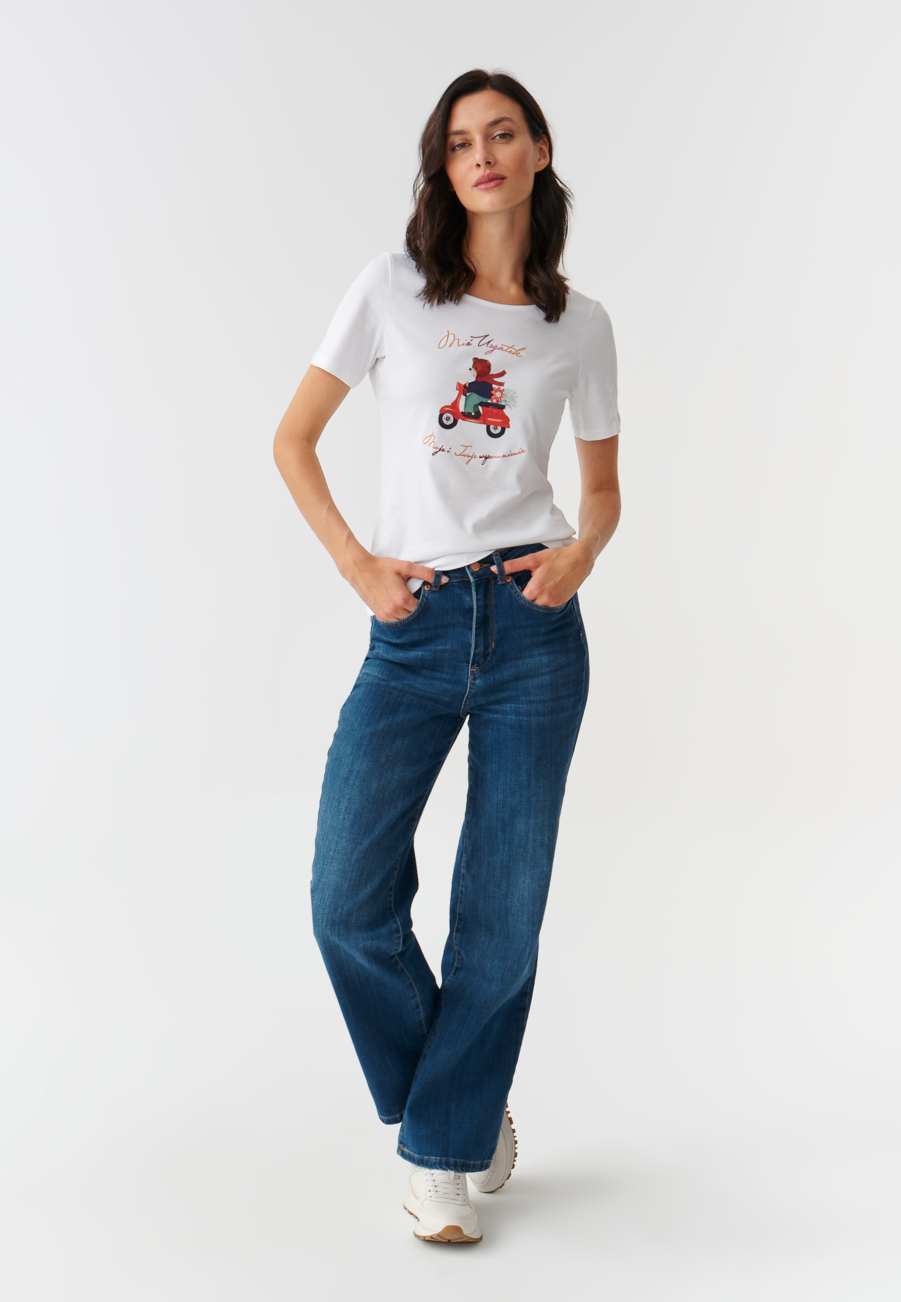 PRILAGOJENA ŽENSKA MAJICA S TEDDY MEDVEDKOM - MIKAJANA 1 BELA 2