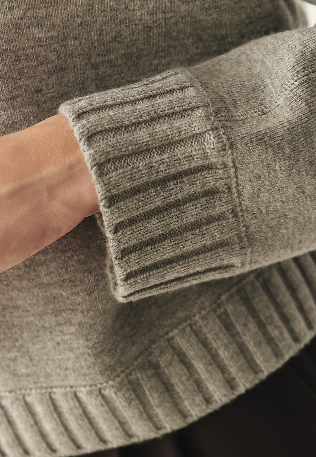 OVERSIZOWY SWETER DAMSKI Z PÓŁGOLFEM - MALMANA 1 OVERSIZOWY SWETER DAMSKI Z PÓŁGOLFEM - MALMANA 1 SZARY 6