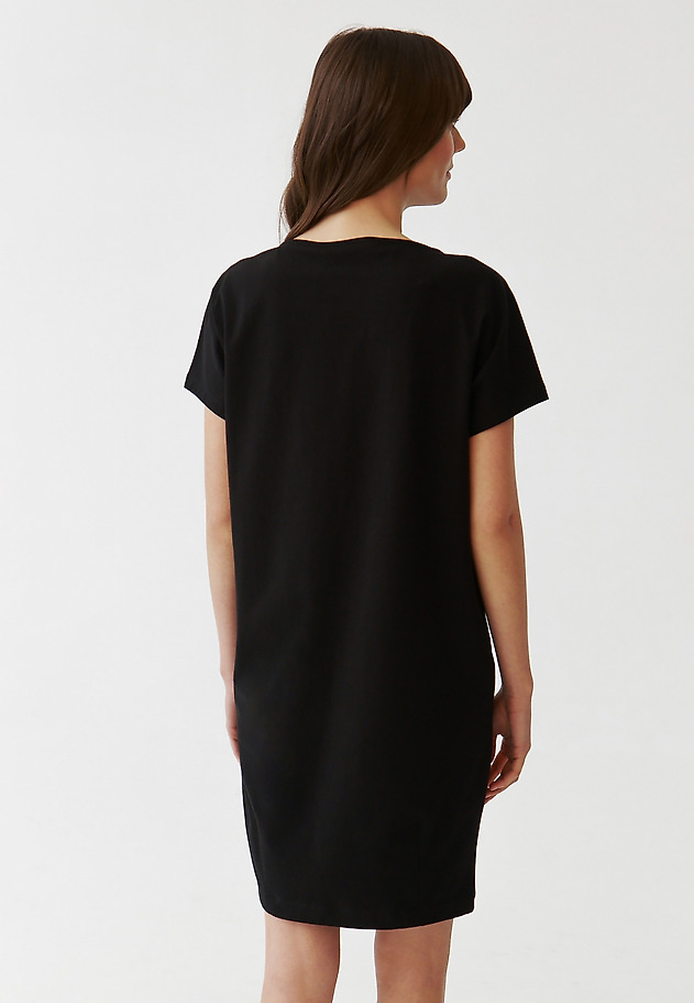 LADIES’ DRESS WITH LINEAR PRINT - KLARA LADIES’ DRESS WITH LINEAR PRINT - KLARA CZARNY 3