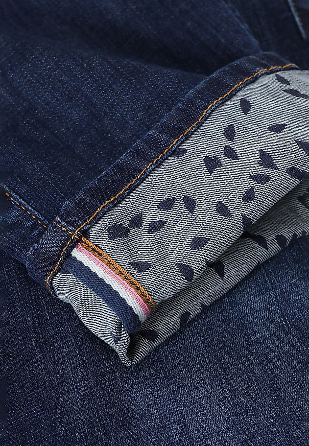 FITTED LADIES’ TROUSERS WITH CHARMING FINISH REVEALING UNIQUE PRINT - DEZIRA 1 FITTED LADIES’ TROUSERS WITH CHARMING FINISH REVEALING UNIQUE PRINT - DEZIRA 1 NIEBIESKI 7