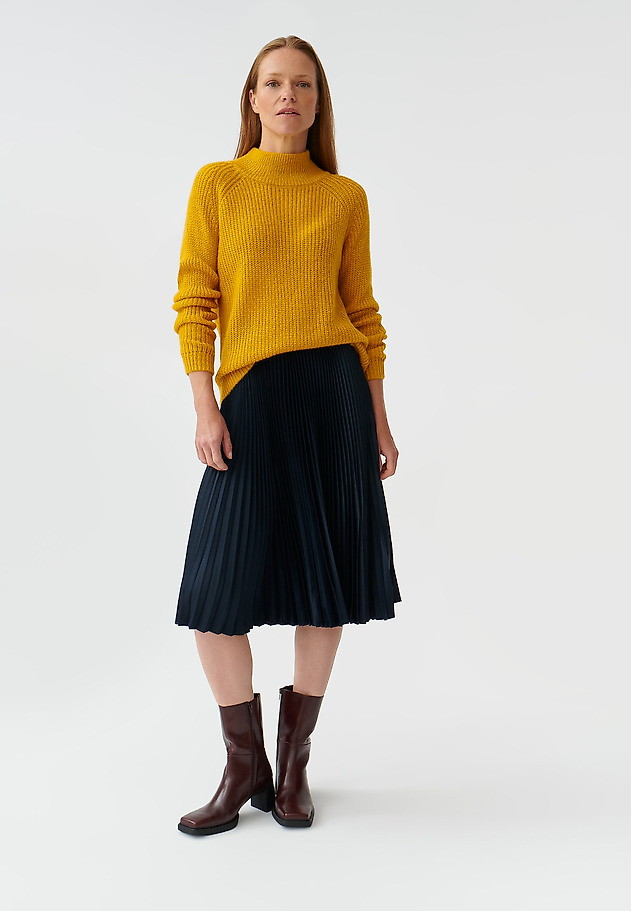 LADIES’ LOOSE HALF TURTLENECK SWEATER SUZI LADIES’ LOOSE HALF TURTLENECK SWEATER SUZI ŻÓŁTY 2