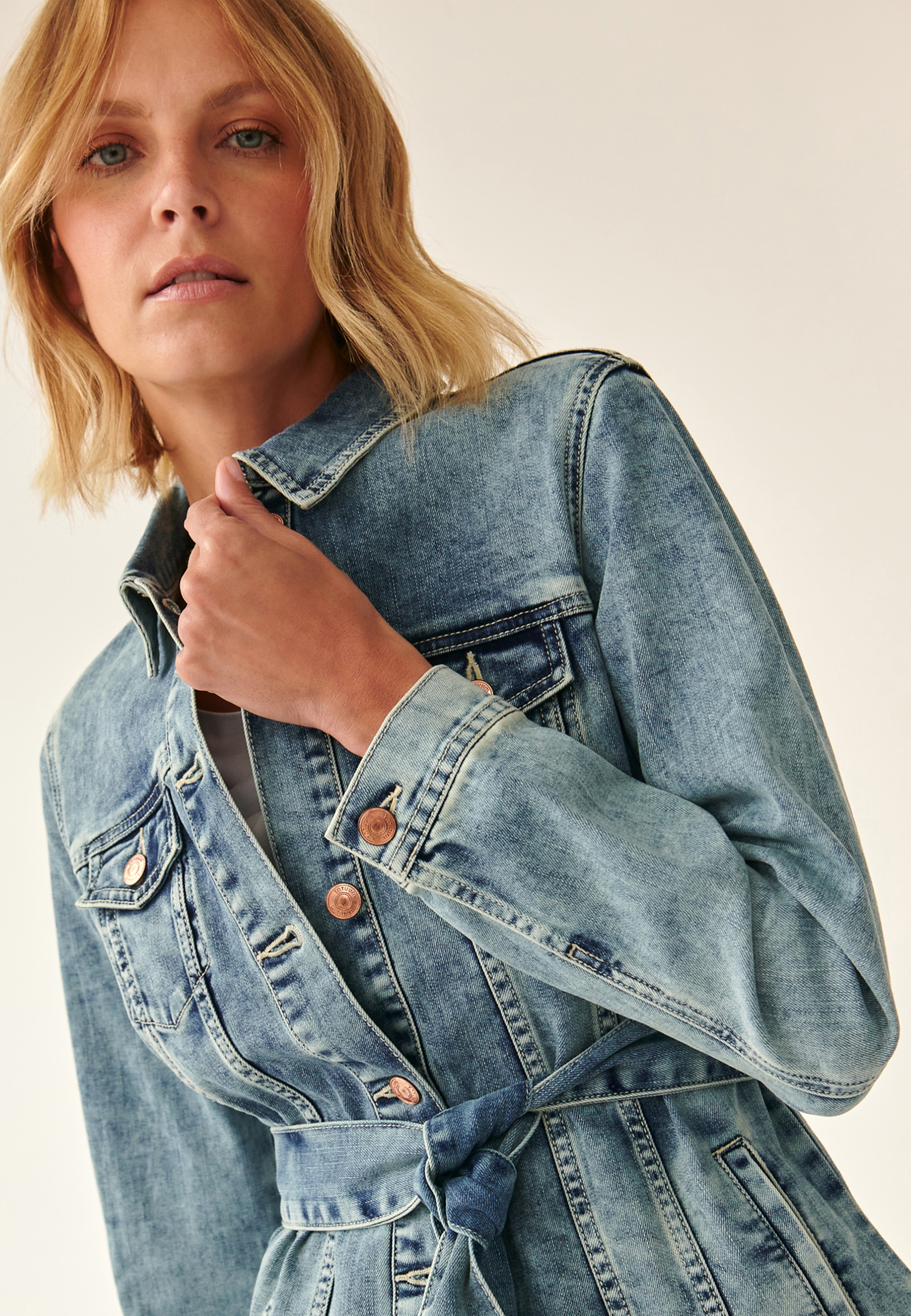 DENIM JACKET WITH A BELT BISKA