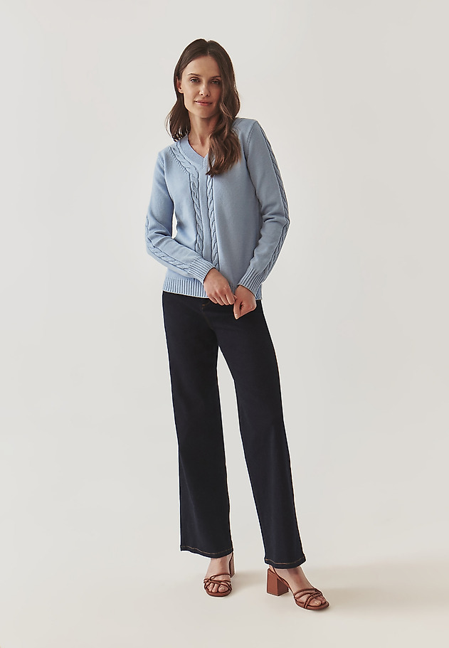 LADIES’ SWEATER IN CABLE KNIT STRUCTURE - WIRA LADIES’ SWEATER IN CABLE KNIT STRUCTURE - WIRA NIEBIESKI 1