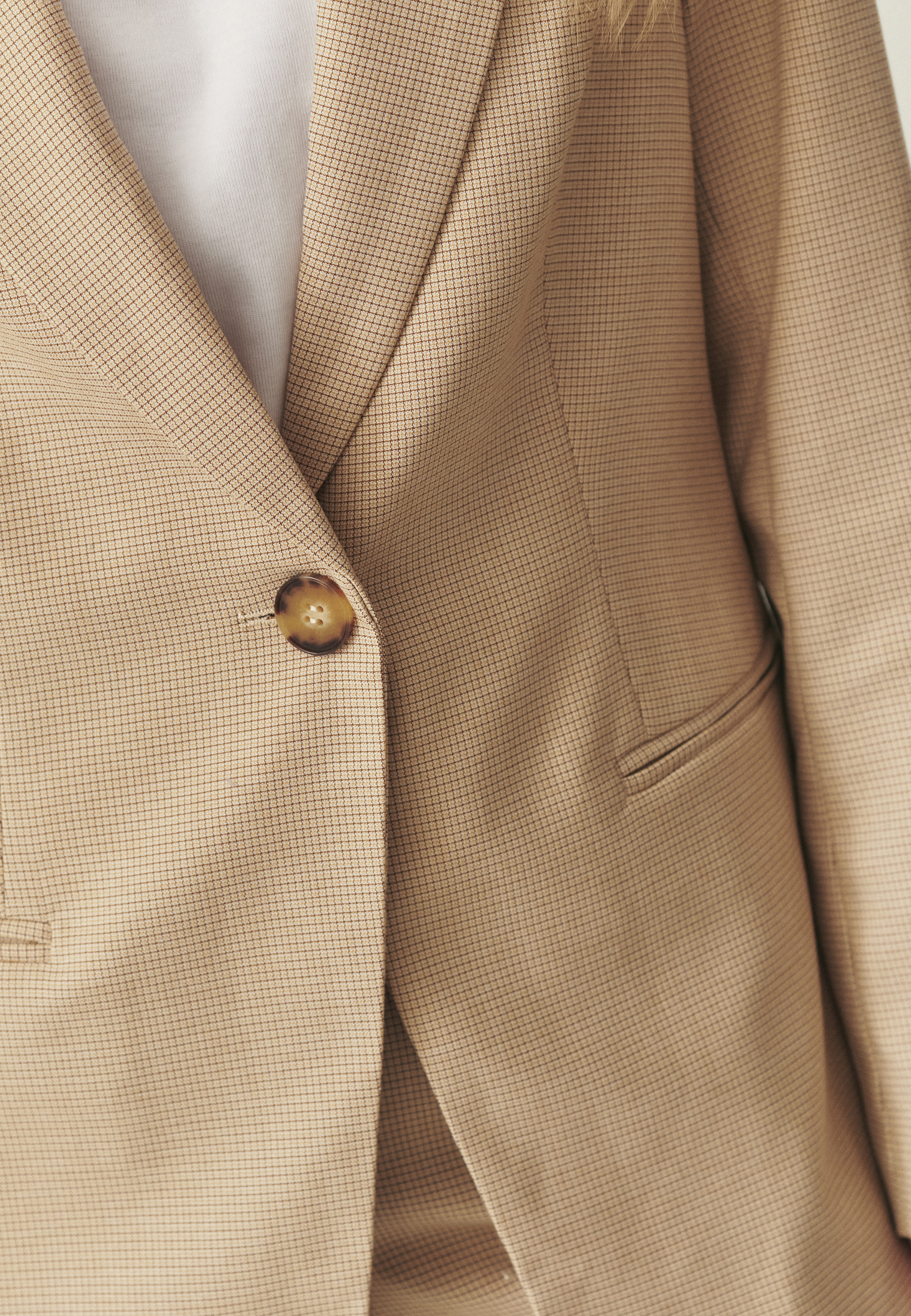 TALIOWANY ŻAKIET W DROBNĄ KRATĘ — LAMIZA ECRU 2