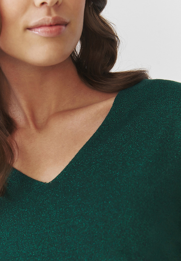 CLASSIC LADIES' JUMPER WITH V-NECK AND SHINY YARN — FLARE CLASSIC LADIES' JUMPER WITH V-NECK AND SHINY YARN — FLARE ZIELONY 5