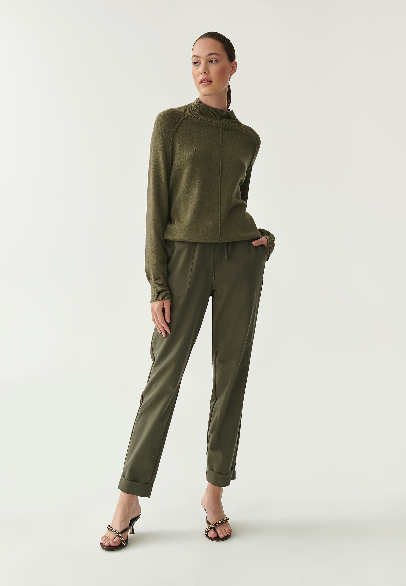 SWETER DAMSKI Z PÓŁGOLFEM ARMEA SWETER DAMSKI Z PÓŁGOLFEM ARMEA KHAKI 80997
