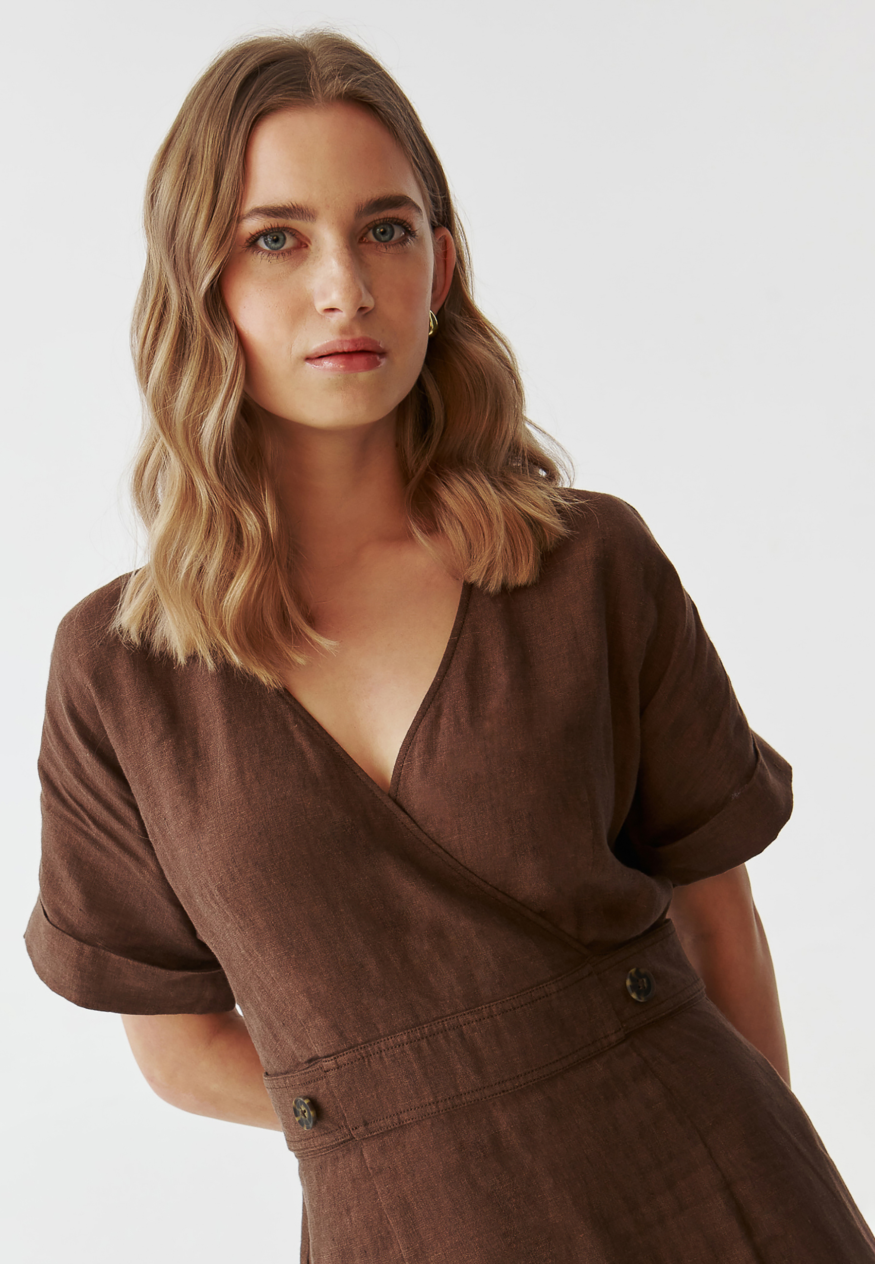 LNIANA MIDI SUKIENKA Z KRÓTKIM RĘKAWEM - ZERKINA