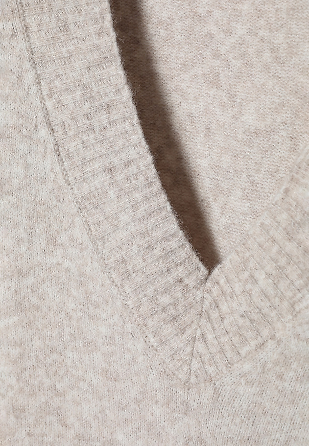 LADIES’ VEST WITH A V-SHAPED NECKLINE - SAKE LADIES’ VEST WITH A V-SHAPED NECKLINE - SAKE BEIGE 6