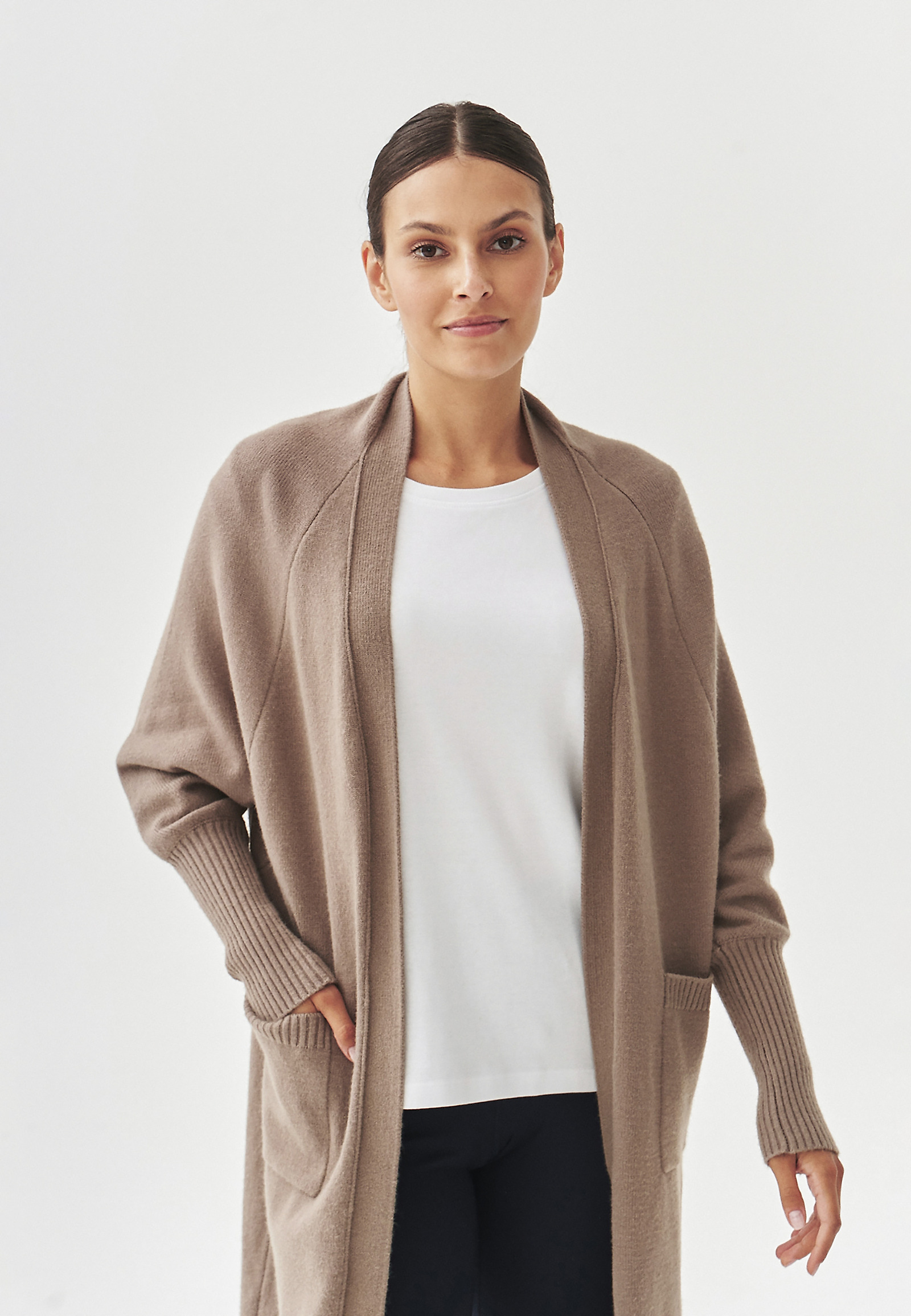 DÁMSKÝ DLOUHÝ KARDIGAN S KAPSAMI - JAZIRO 1 DÁMSKÝ DLOUHÝ KARDIGAN S KAPSAMI - JAZIRO 1 BÉŽOVÁ 101054