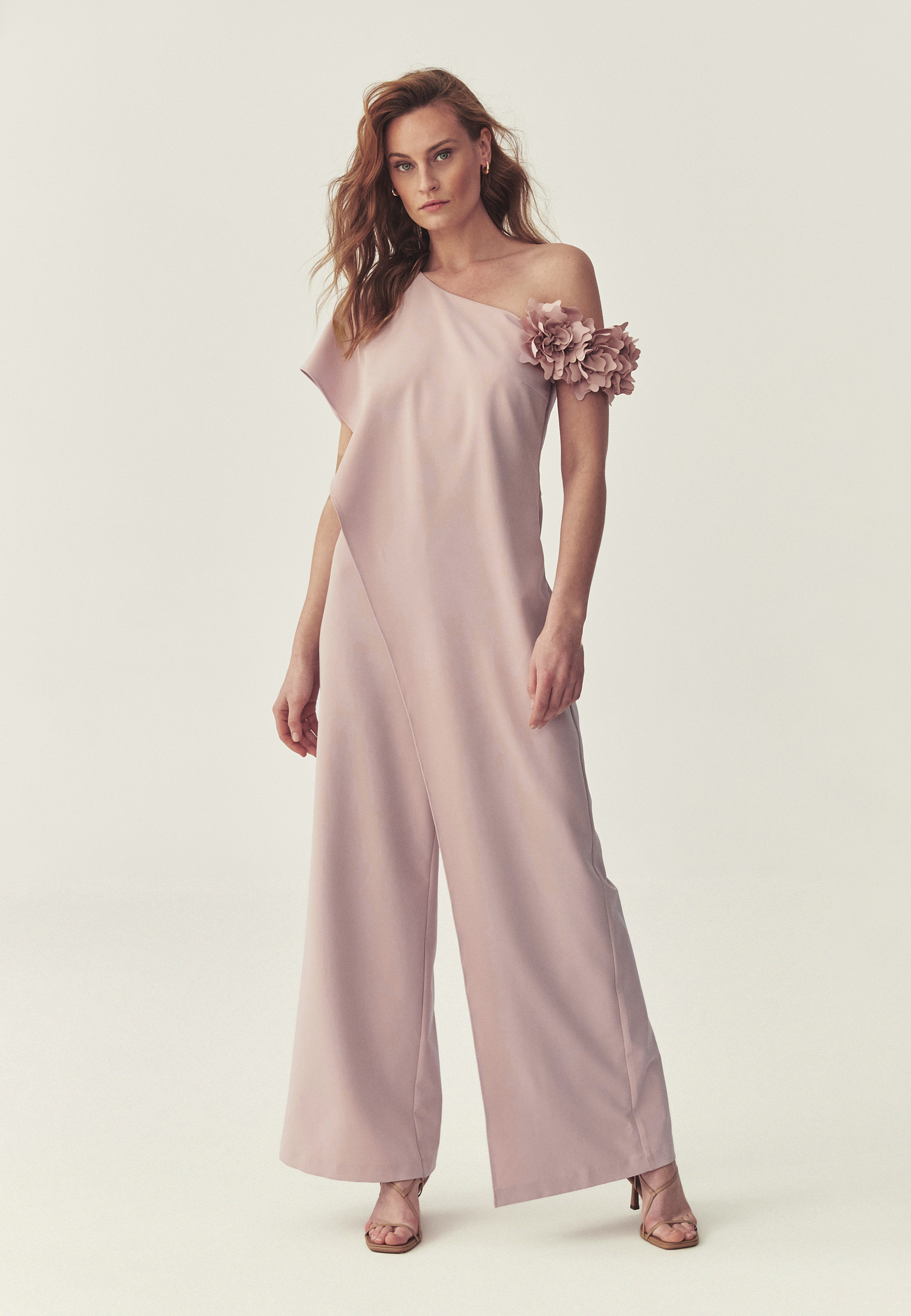 OVERAL S OZDOBNÝM RAMIENKOM – SOLKO