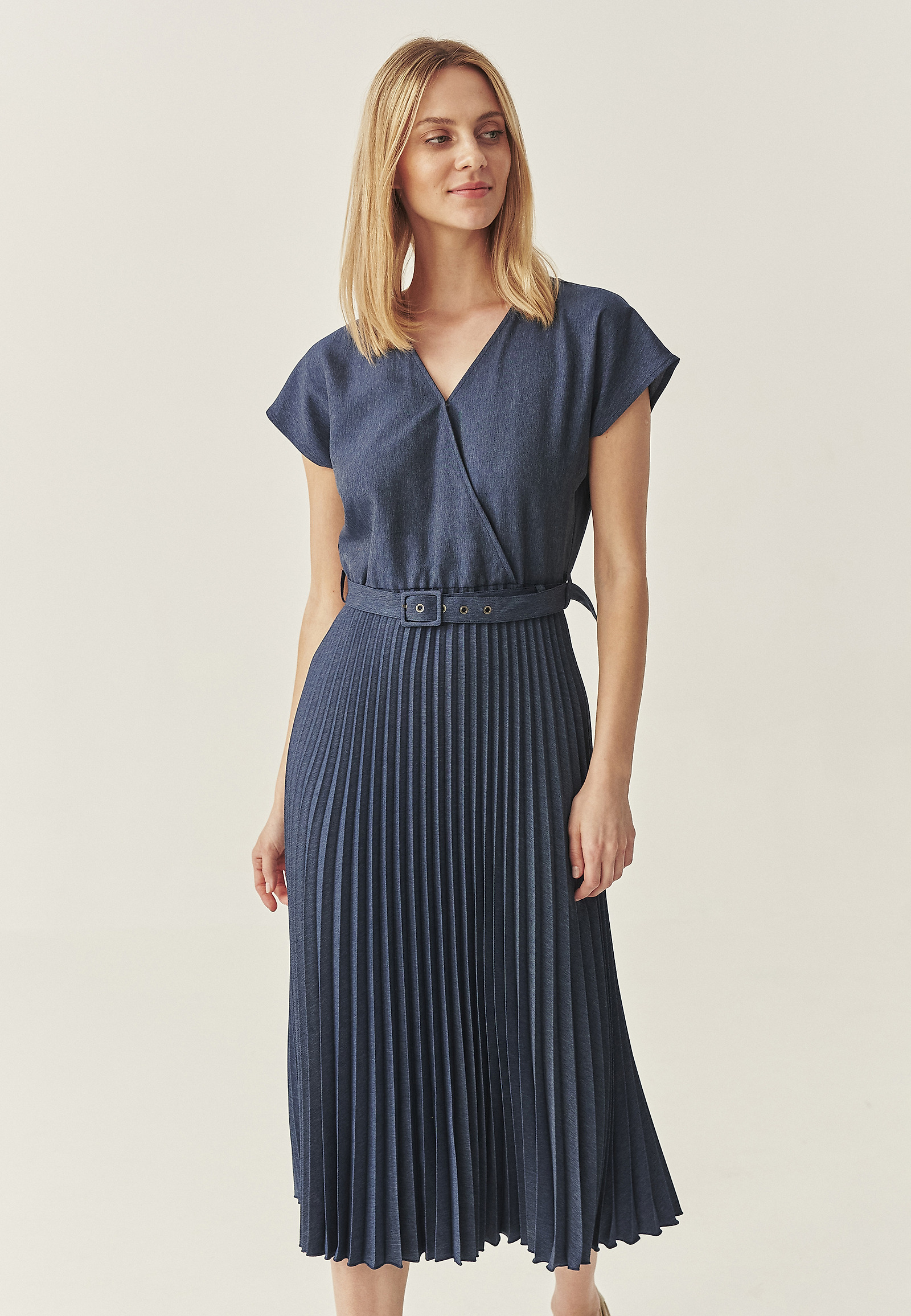 ROBE TIP ENVELOPE CU FUND PLIAT - MARIENNA ROBE TIP ENVELOPE CU FUND PLIAT - MARIENNA ALBASTRU 114506