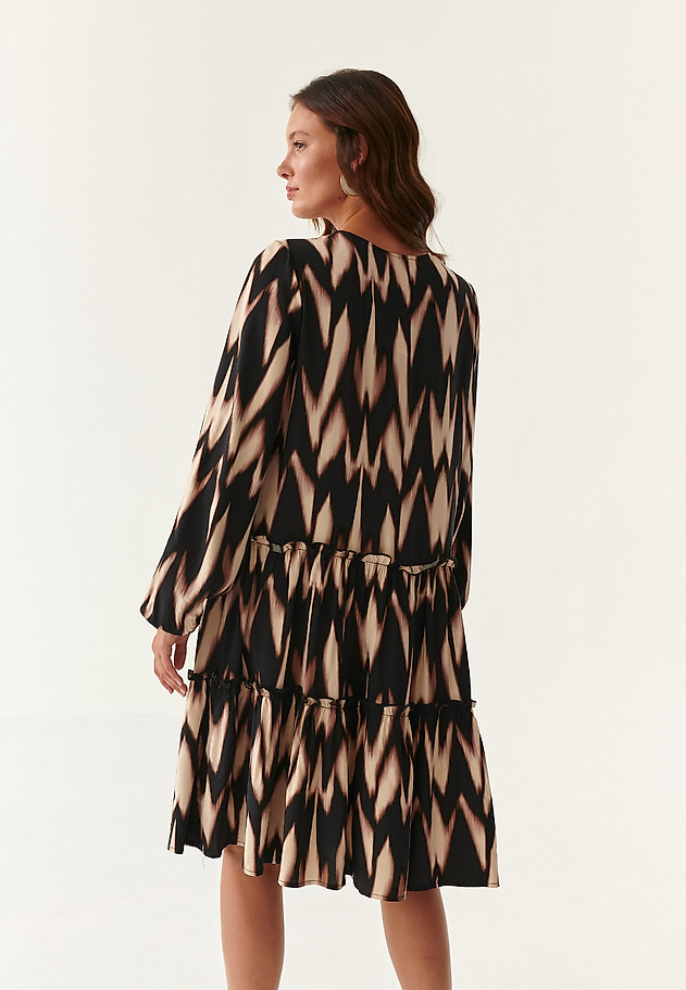 LADIES' LOOSE DRESS WITH A GEOMETRIC MOTIF EMRAMI LADIES' LOOSE DRESS WITH A GEOMETRIC MOTIF EMRAMI MULTIKOLOR 2