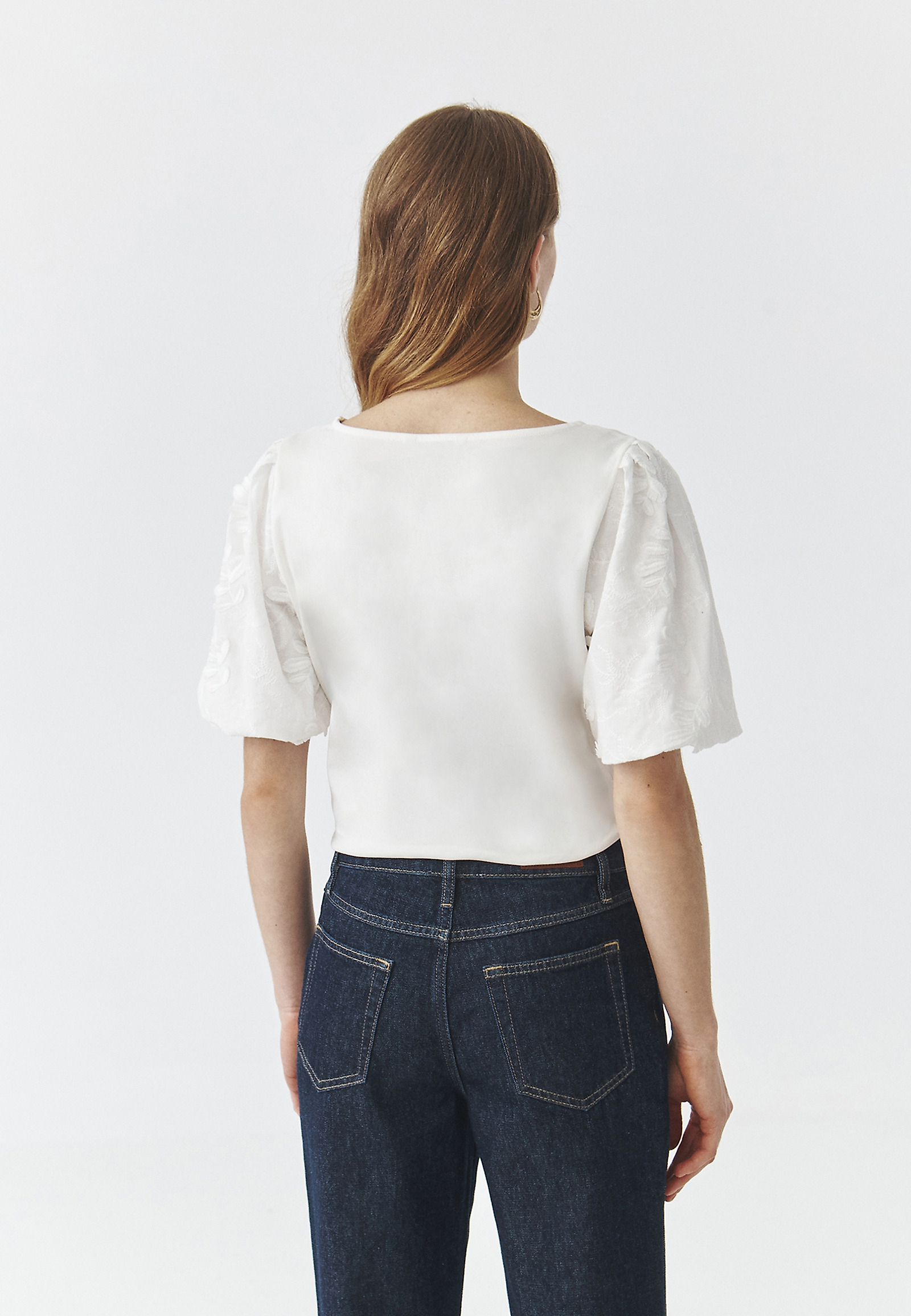 BLUZA Z ROKAVI IZ BIFEJA Z VEZENINO - KATHIA BLUZA Z ROKAVI IZ BIFEJA Z VEZENINO - KATHIA ECRU 107745