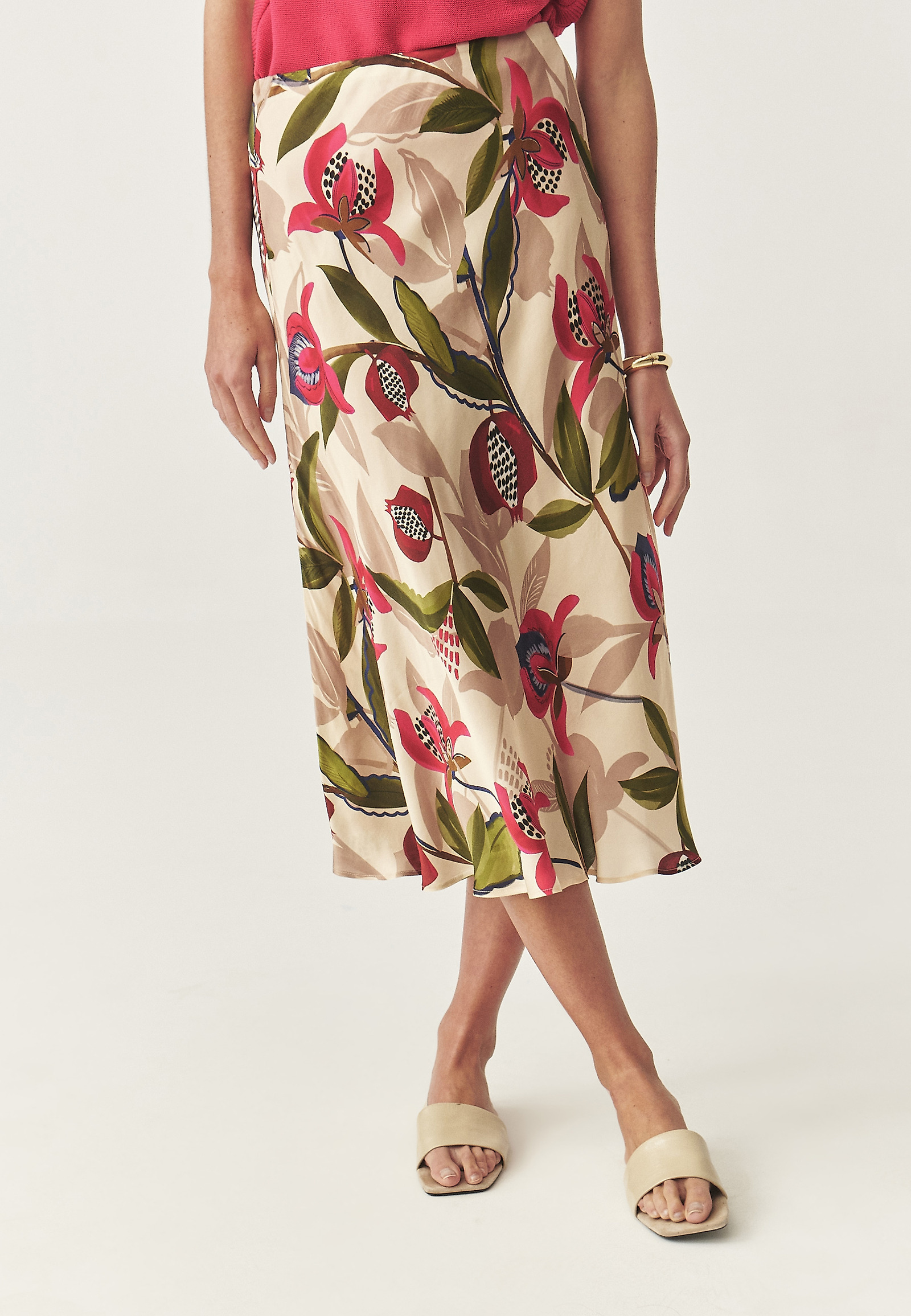 SATYNOWA SPÓDNICA MIDI Z WISKOZY - SATINI 6 SATYNOWA SPÓDNICA MIDI Z WISKOZY - SATINI 6 MULTIKOLOR 113971