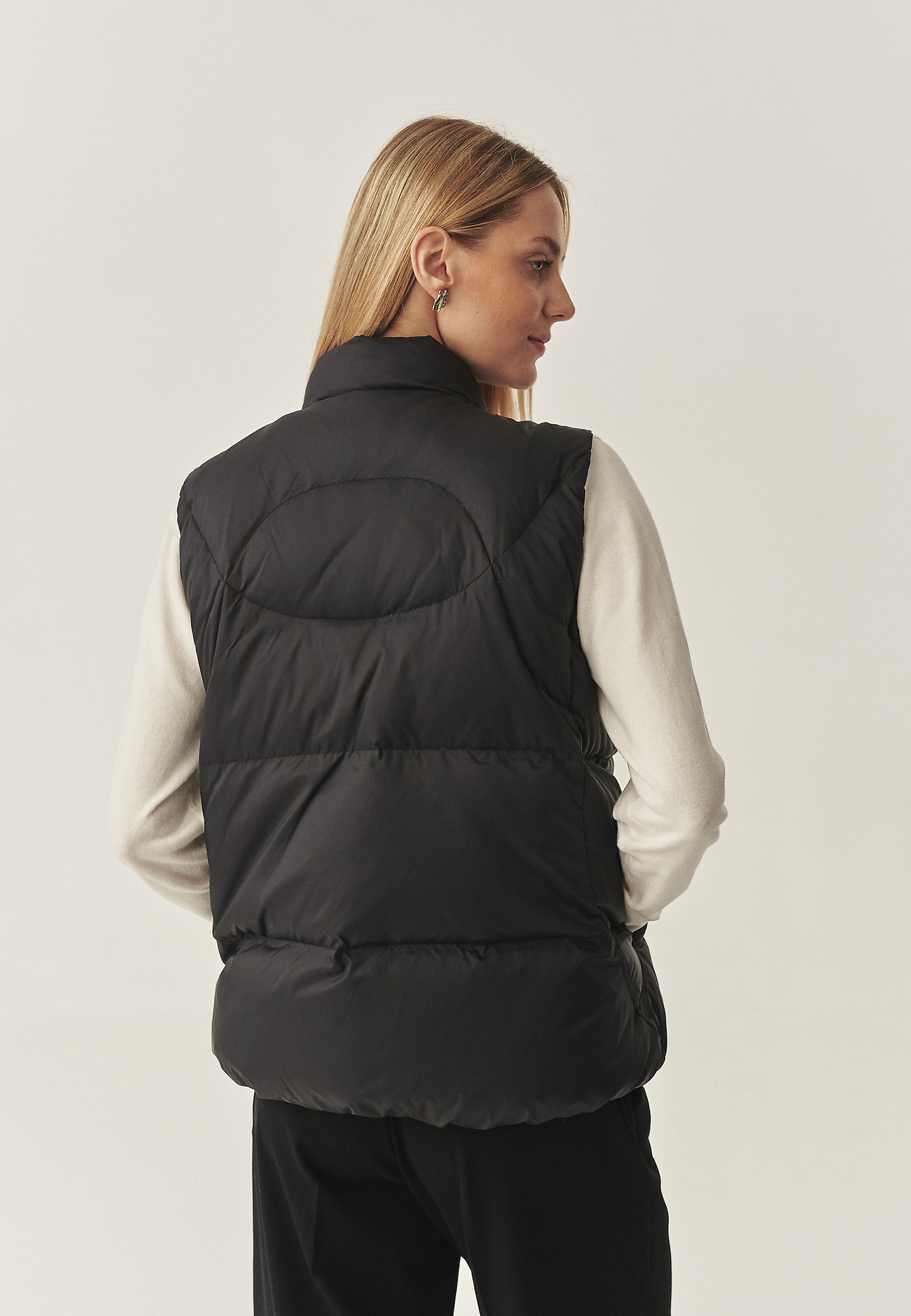 DOWN VEST WITH ELASTIC FINISH - SAWA DOWN VEST WITH ELASTIC FINISH - SAWA BLACK 114996