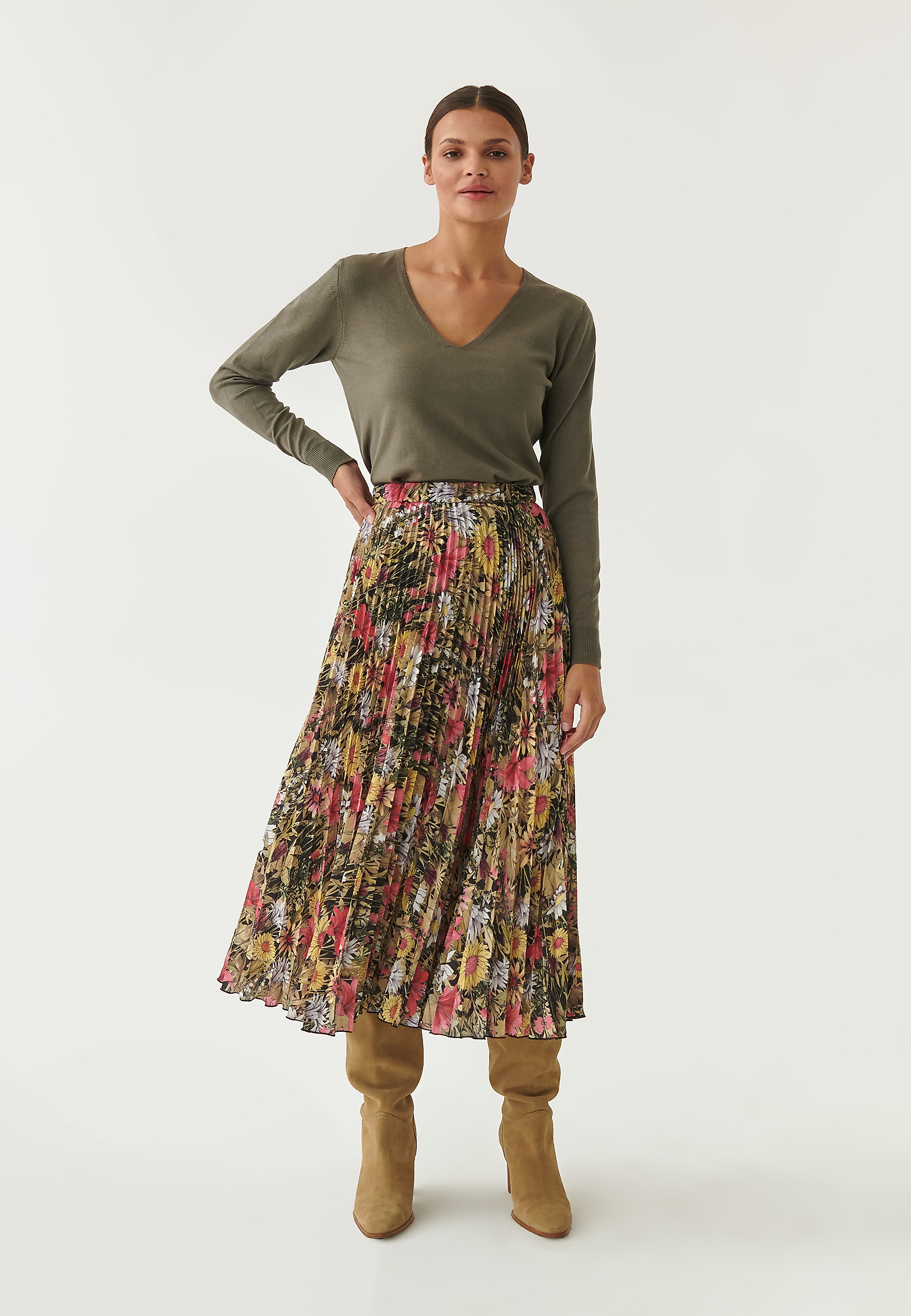 KLASYCZNY SWETER DAMSKI TESSA KLASYCZNY SWETER DAMSKI TESSA KHAKI 81273