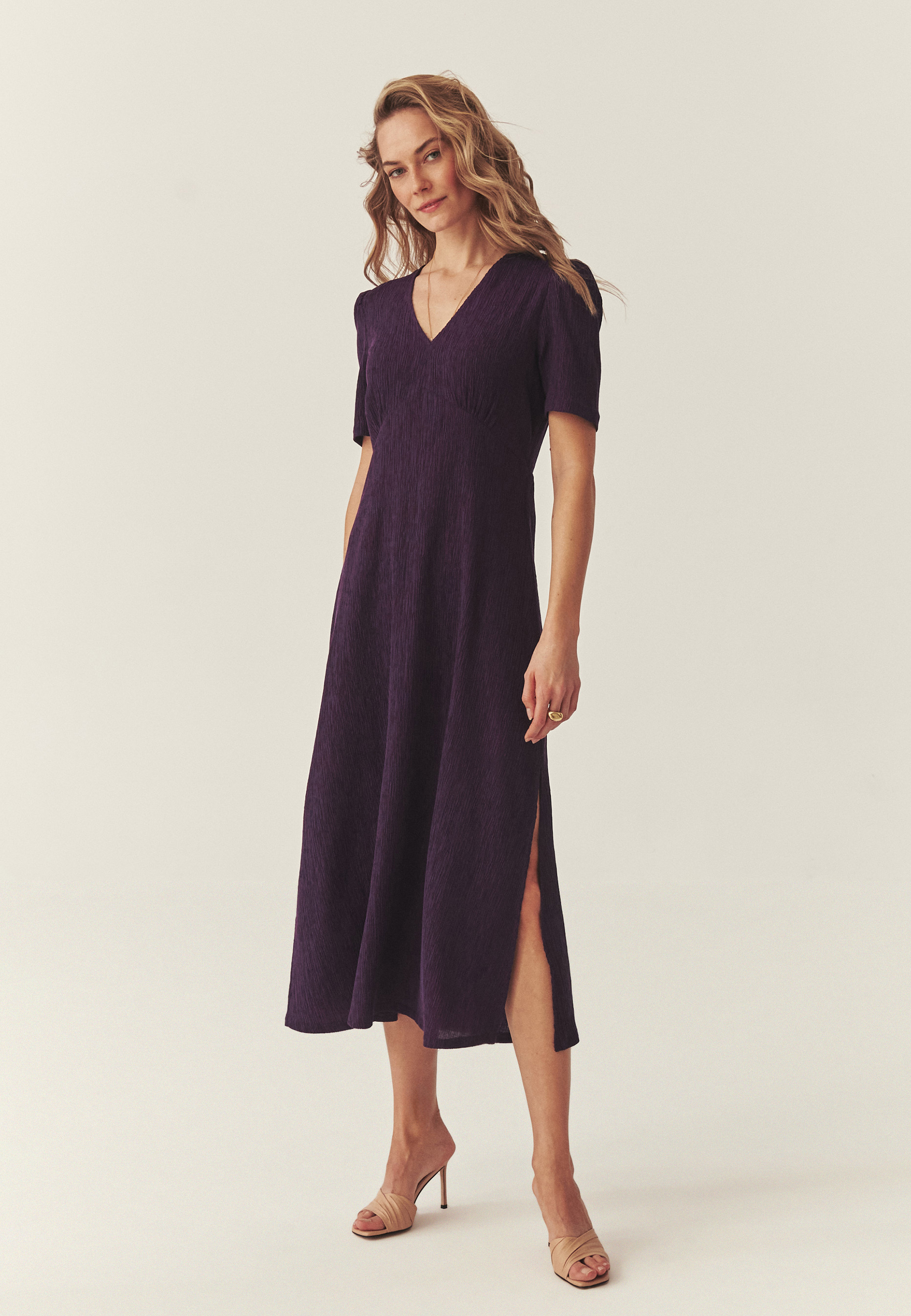 KREPOVÉ MIDI ŠATY – MATABI