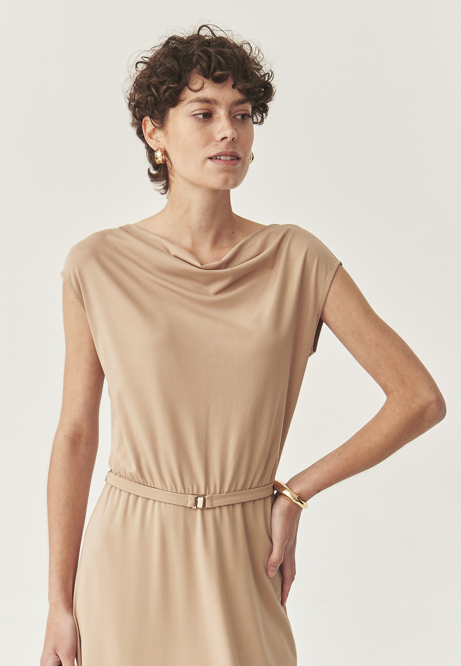 KNITTED MIDI DRESS WITH BELT - AVI KNITTED MIDI DRESS WITH BELT - AVI BEIGE 113069