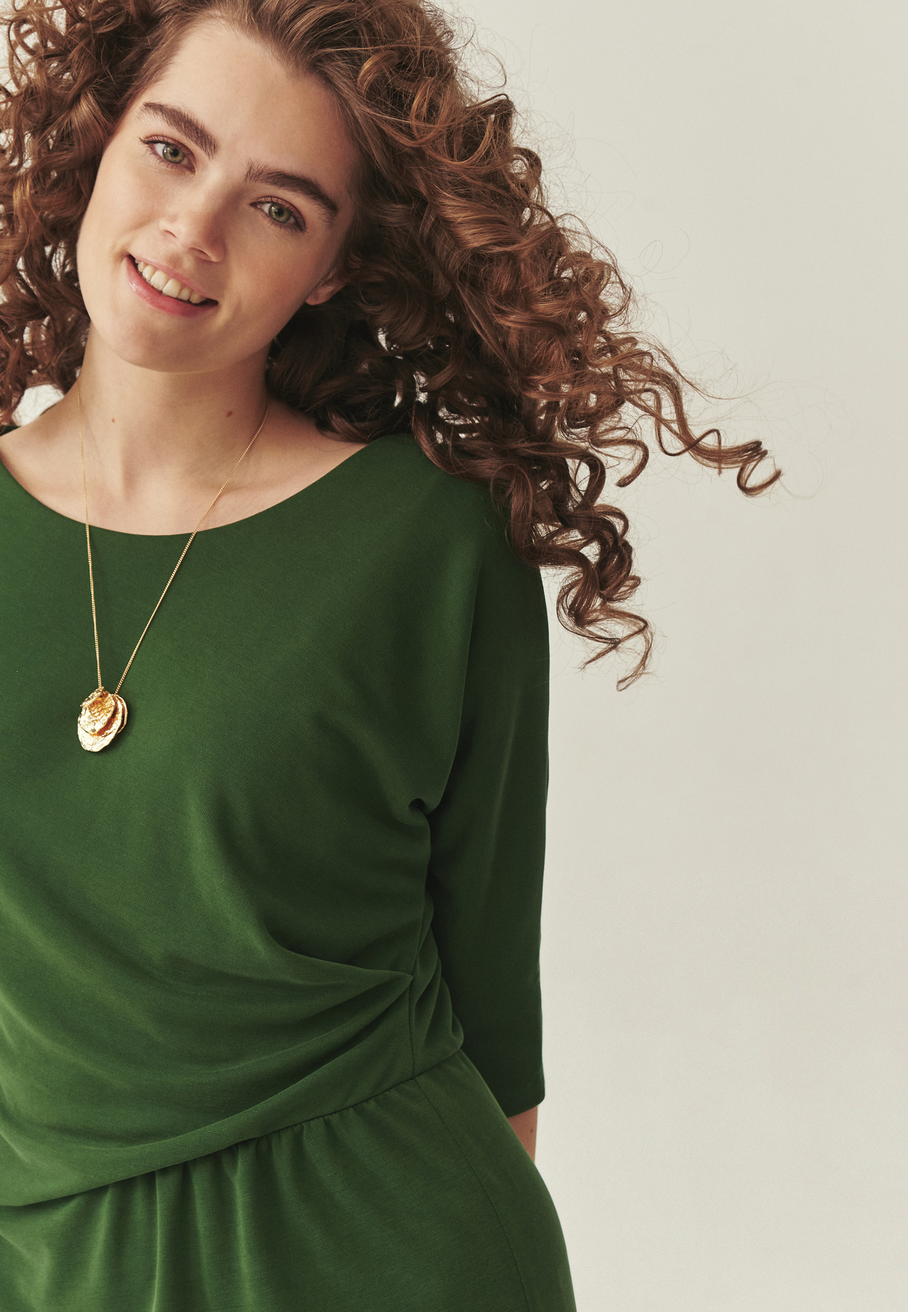 KLASYCZNA SUKIENKA Z MODALEM - NEKTA ZIELONY 2