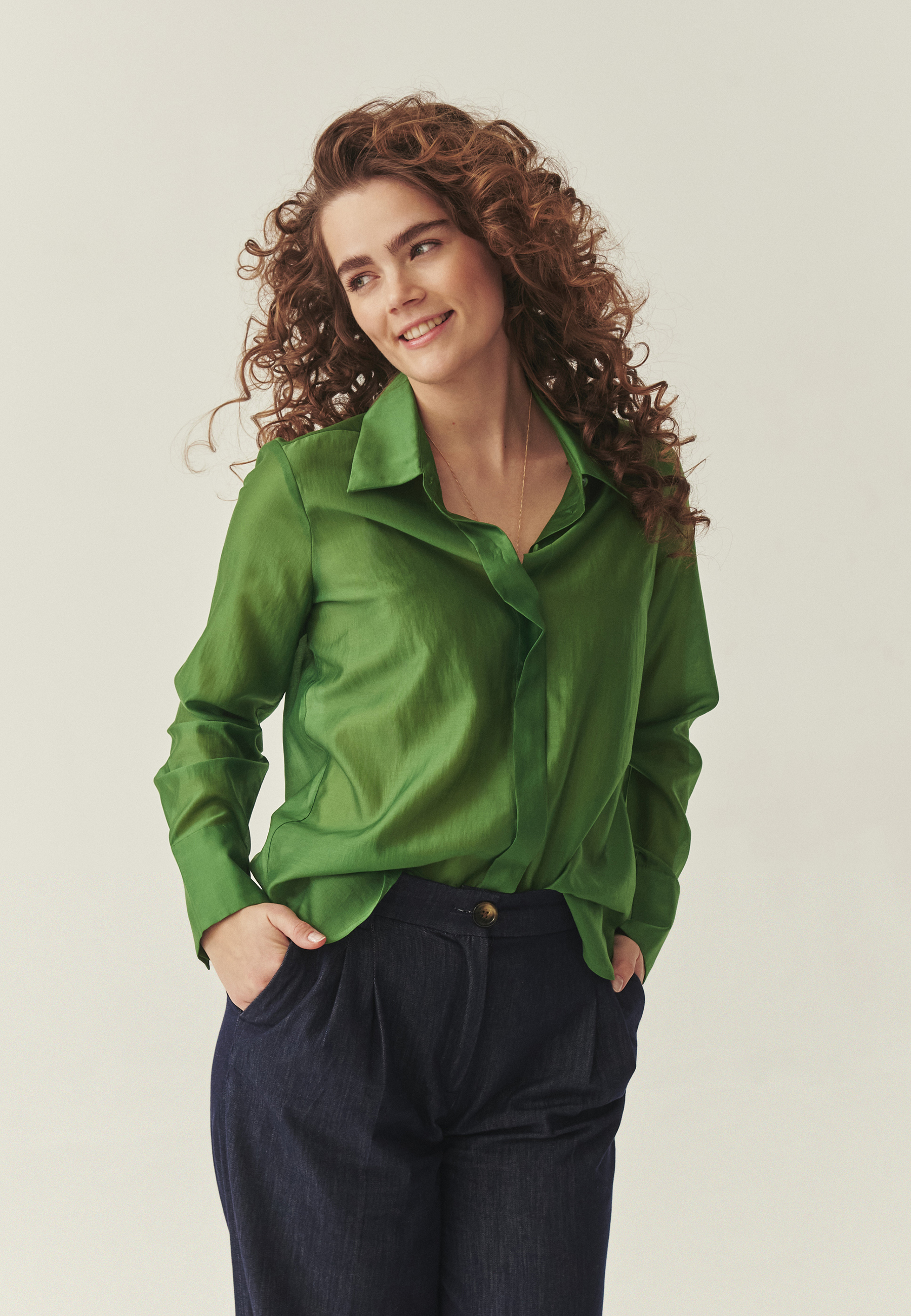 ELEGANCKA KOSZULA Z LYOCELLEM TENCEL™ - BERRA ZIELONY 2