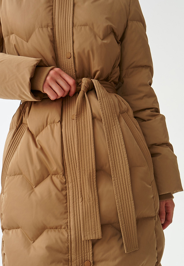 LADIES’ DOWN COAT WITH DETACHABLE HOOD GORTO LADIES’ DOWN COAT WITH DETACHABLE HOOD GORTO BEŻOWY 7