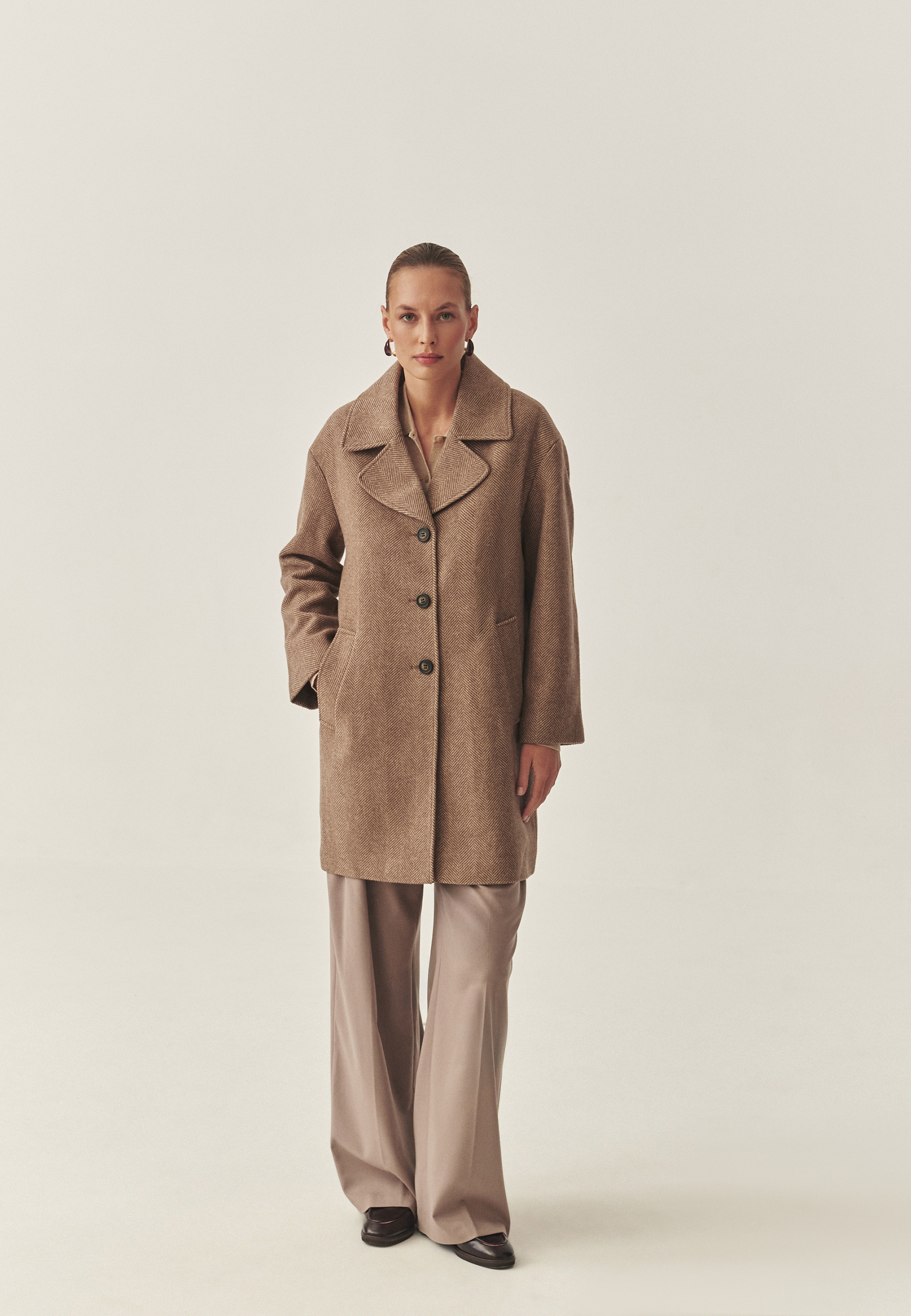 PALTON DE DAMĂ, DIN ȚESĂTURĂ ÎN SPIC — SEWRO BEJ 2