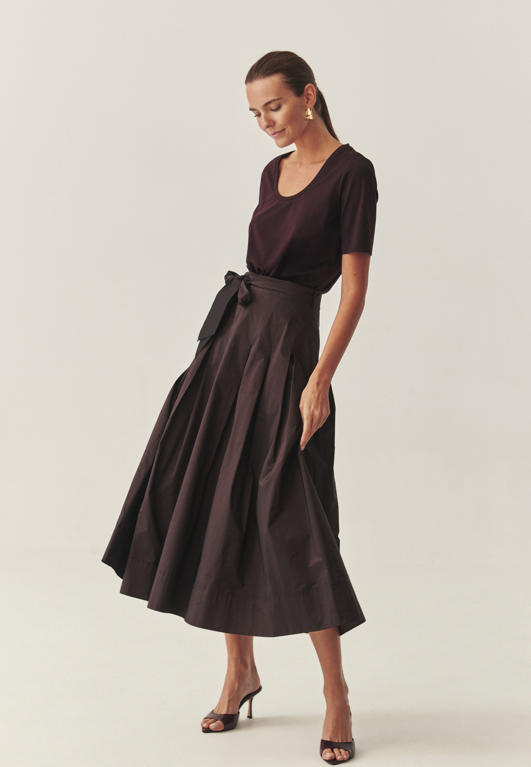 EFEKTOWNA SPÓDNICA Z PASKIEM W TALII - TAFTANI CZERWONY 2