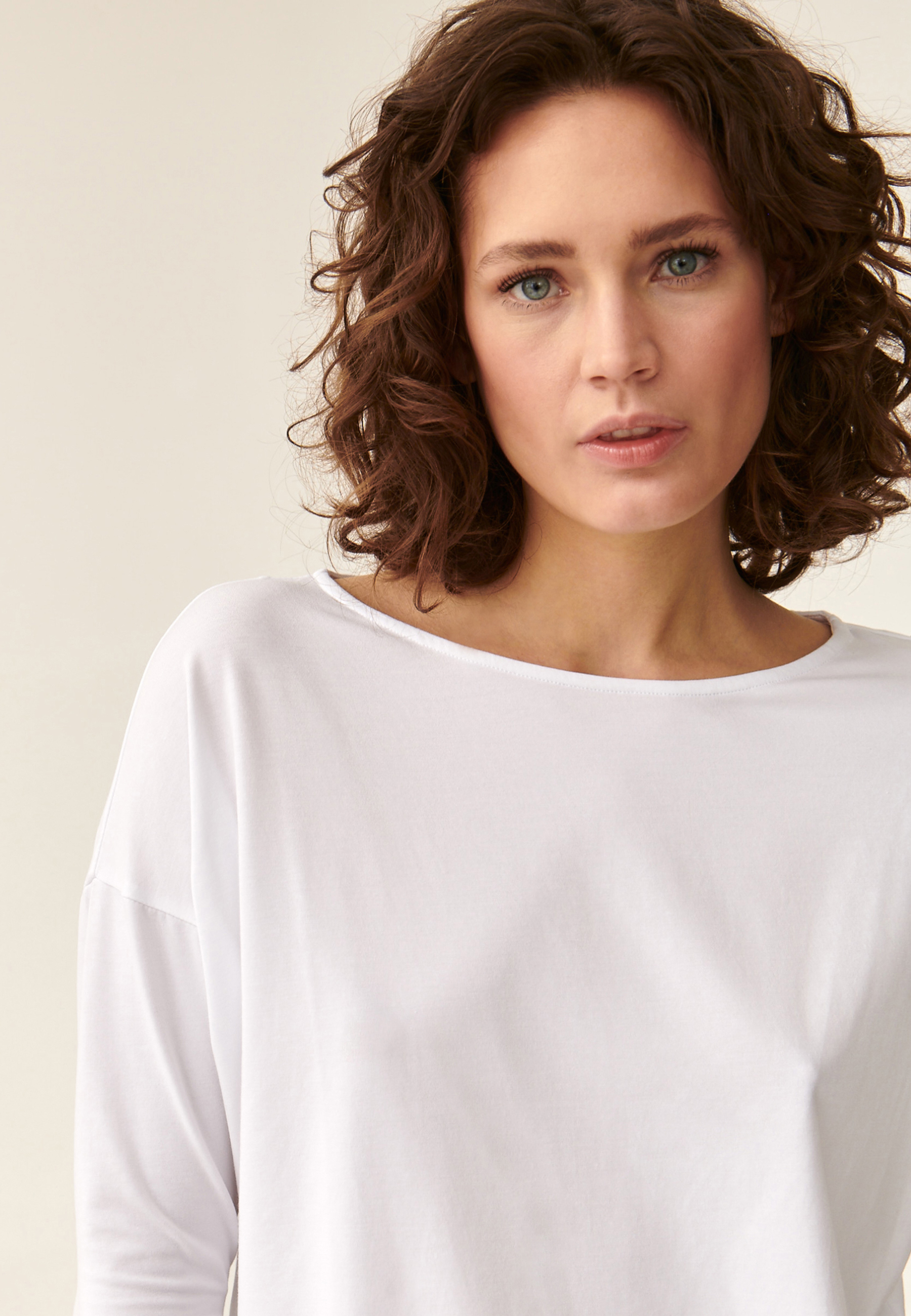 VOLNÁ DÁMSKÁ ÚPLETOVÁ HALENKA DOREA