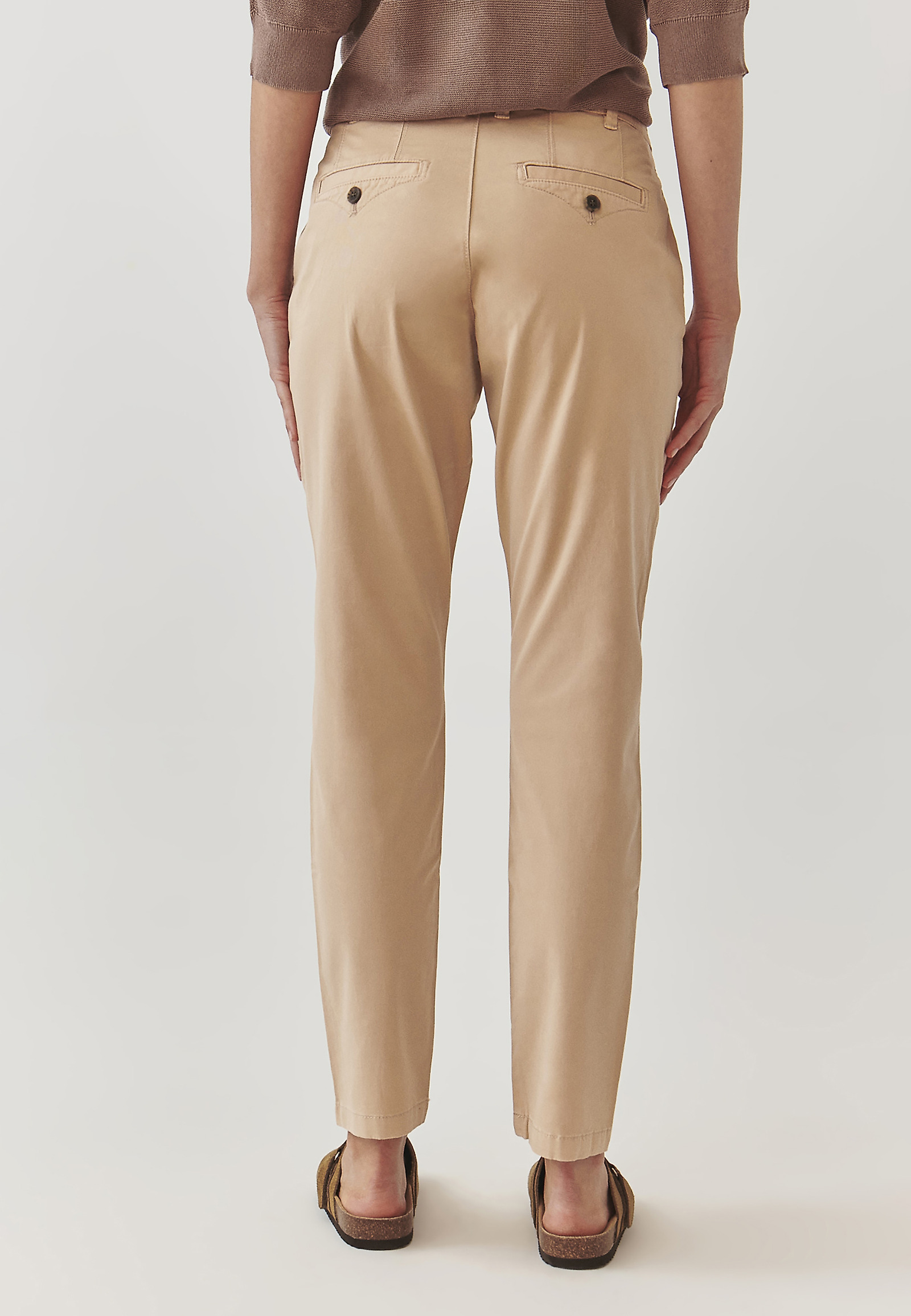 PANTALONI DE DAMĂ, DIN ȚESĂTURĂ, CU BUZUNARE DECORATIVE - HINO PANTALONI DE DAMĂ, DIN ȚESĂTURĂ, CU BUZUNARE DECORATIVE - HINO BEJ 96931