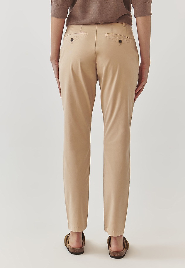 PANTALONI DE DAMĂ, DIN ȚESĂTURĂ, CU BUZUNARE DECORATIVE - HINO PANTALONI DE DAMĂ, DIN ȚESĂTURĂ, CU BUZUNARE DECORATIVE - HINO BEJ 3