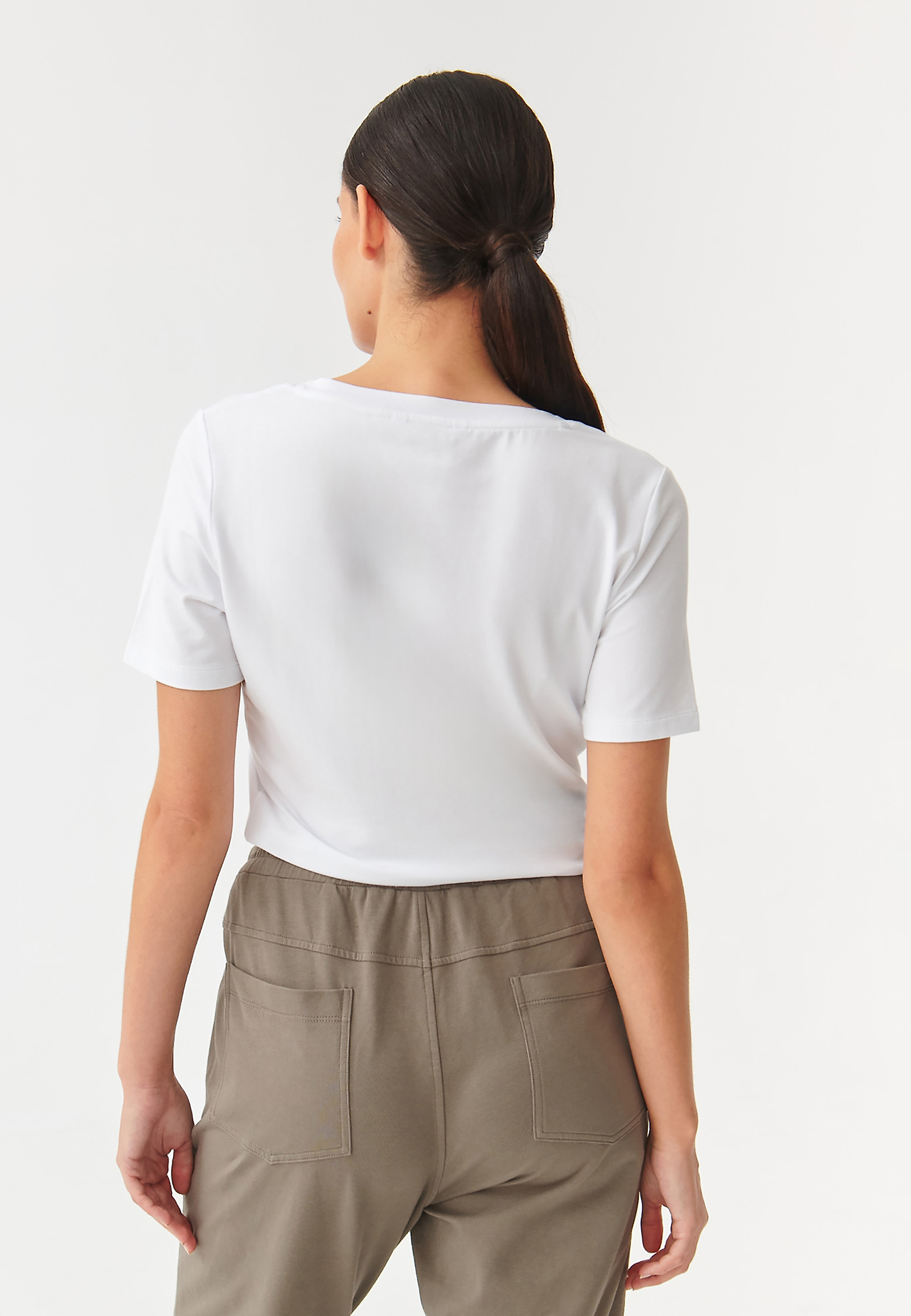 DÁMSKÁ ÚPLETOVÁ HALENKA S KRÁTKÝM RUKÁVEM LISA DÁMSKÁ ÚPLETOVÁ HALENKA S KRÁTKÝM RUKÁVEM LISA BÍLÁ 94150