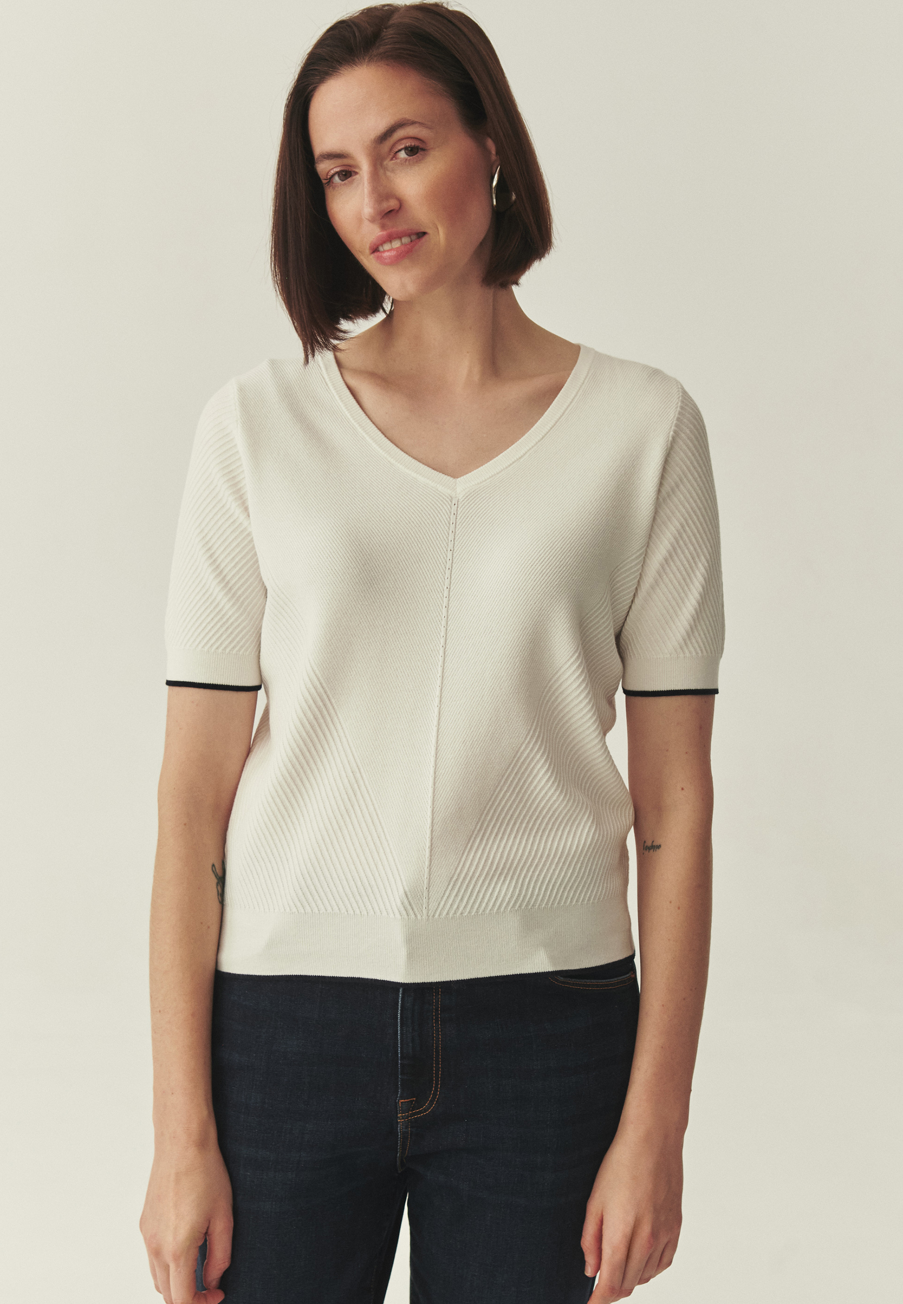 KNITTED BLOUSE WITH LENZING™ ECOVERO™ VISCOSE - MUGI ECRU 2