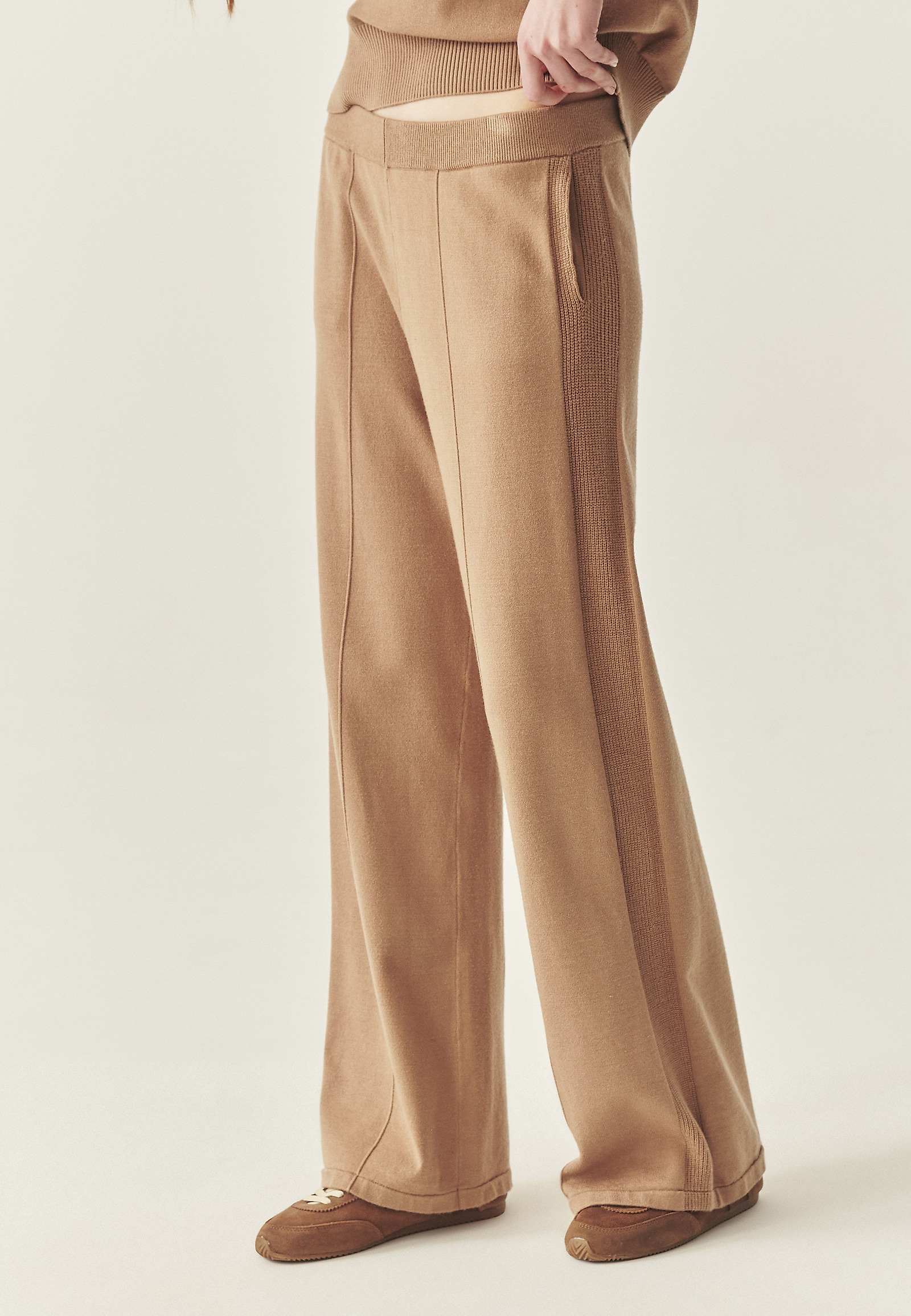 SZEROKIE SPODNIE Z WISKOZĄ - FLOKS SZEROKIE SPODNIE Z WISKOZĄ - FLOKS BEŻOWY 115628