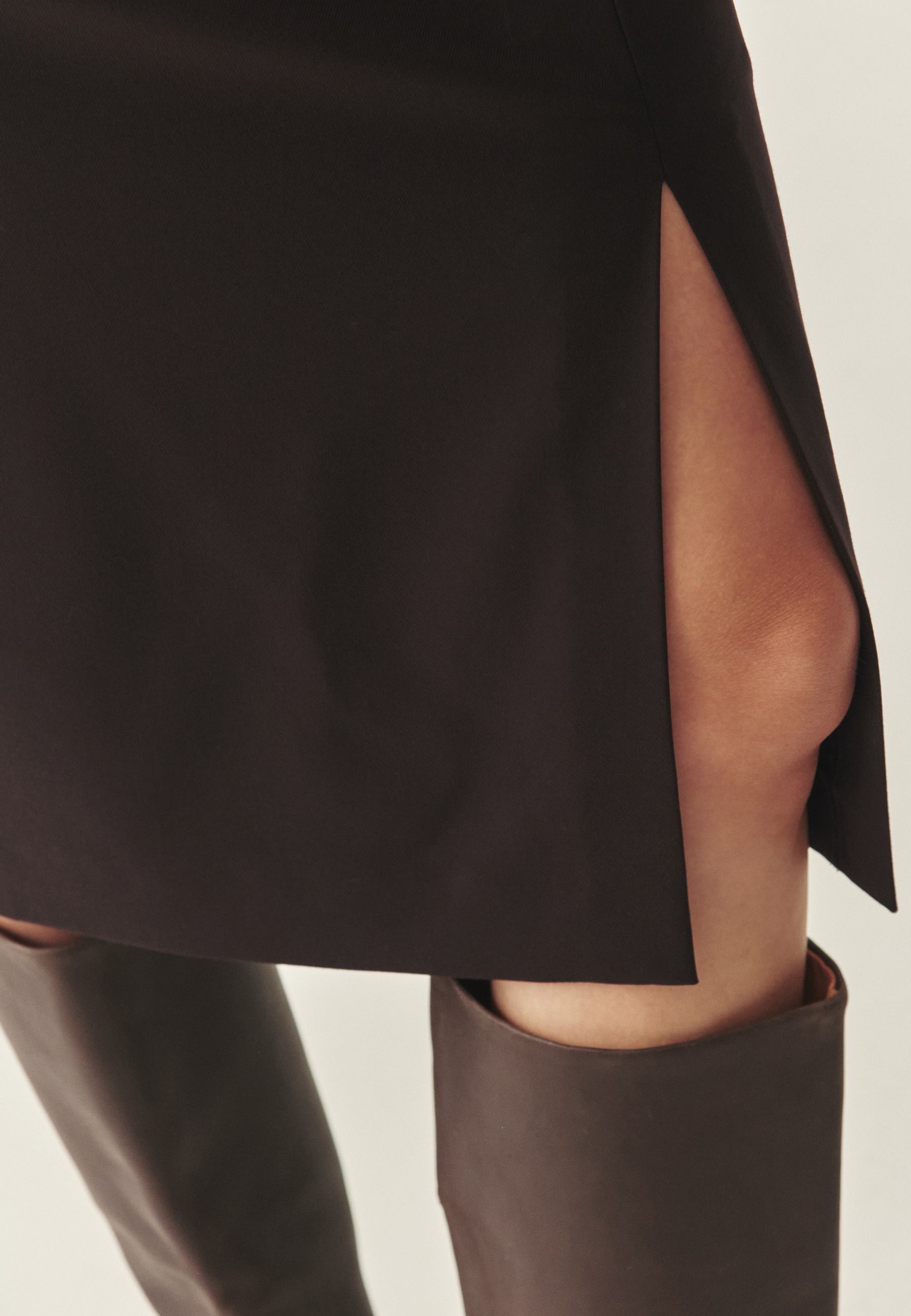 KLASIČNA MIDI OBLEKA - DEBORA RJAVA 2